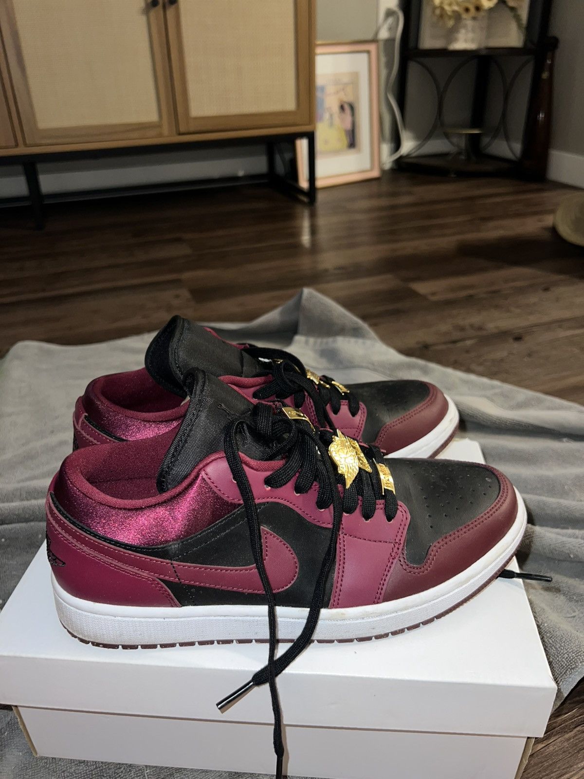 Jordan Brand Jordan 1 dark beatroot Size US 10 / IT 40 - 2 Thumbnail