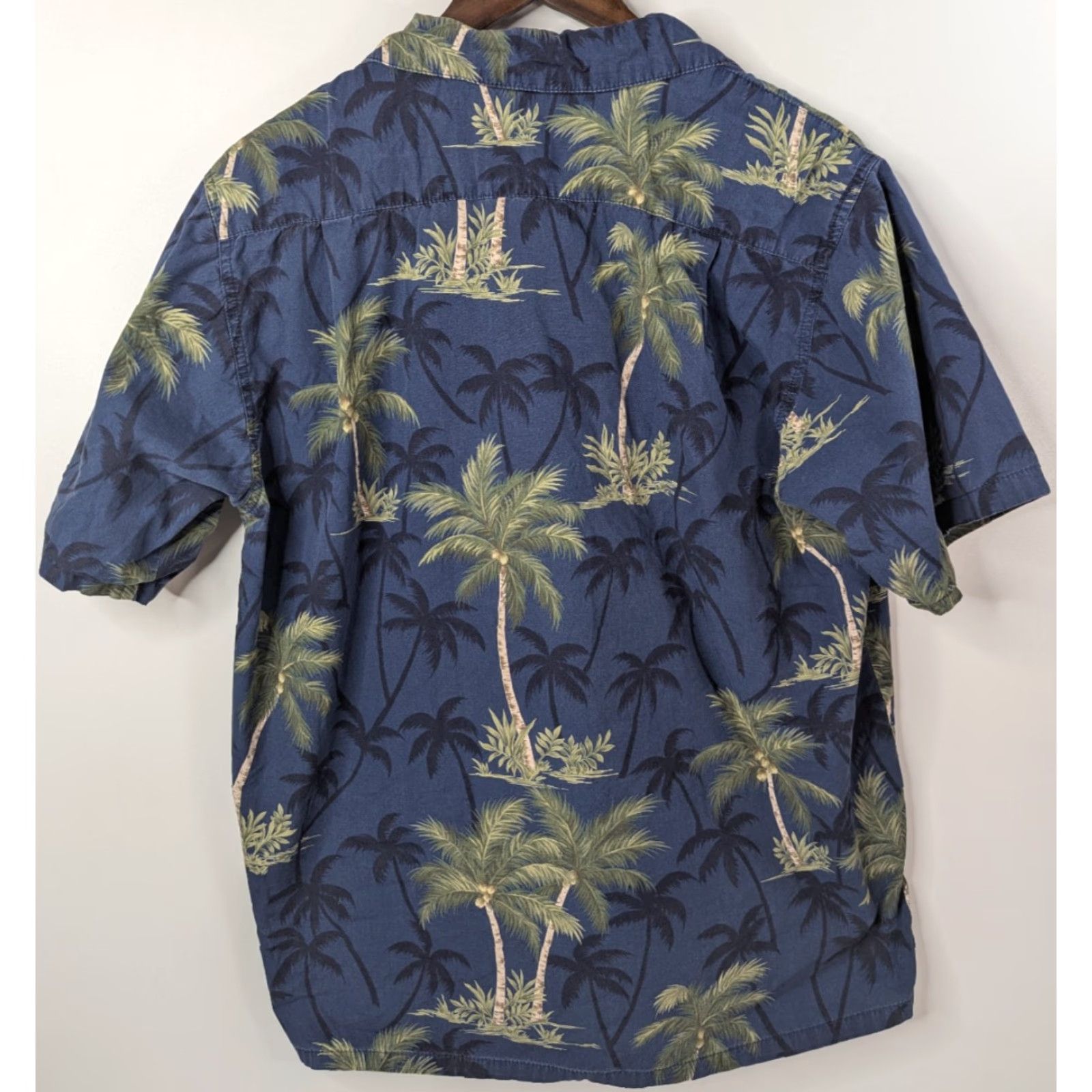 Vivobarefoot Go Barefoot Shirt Men’s Medium Blue Palms Floral Hawaiian Aloha Collared Button-Up Size US M / EU 48-50 / 2 - 3 Thumbnail