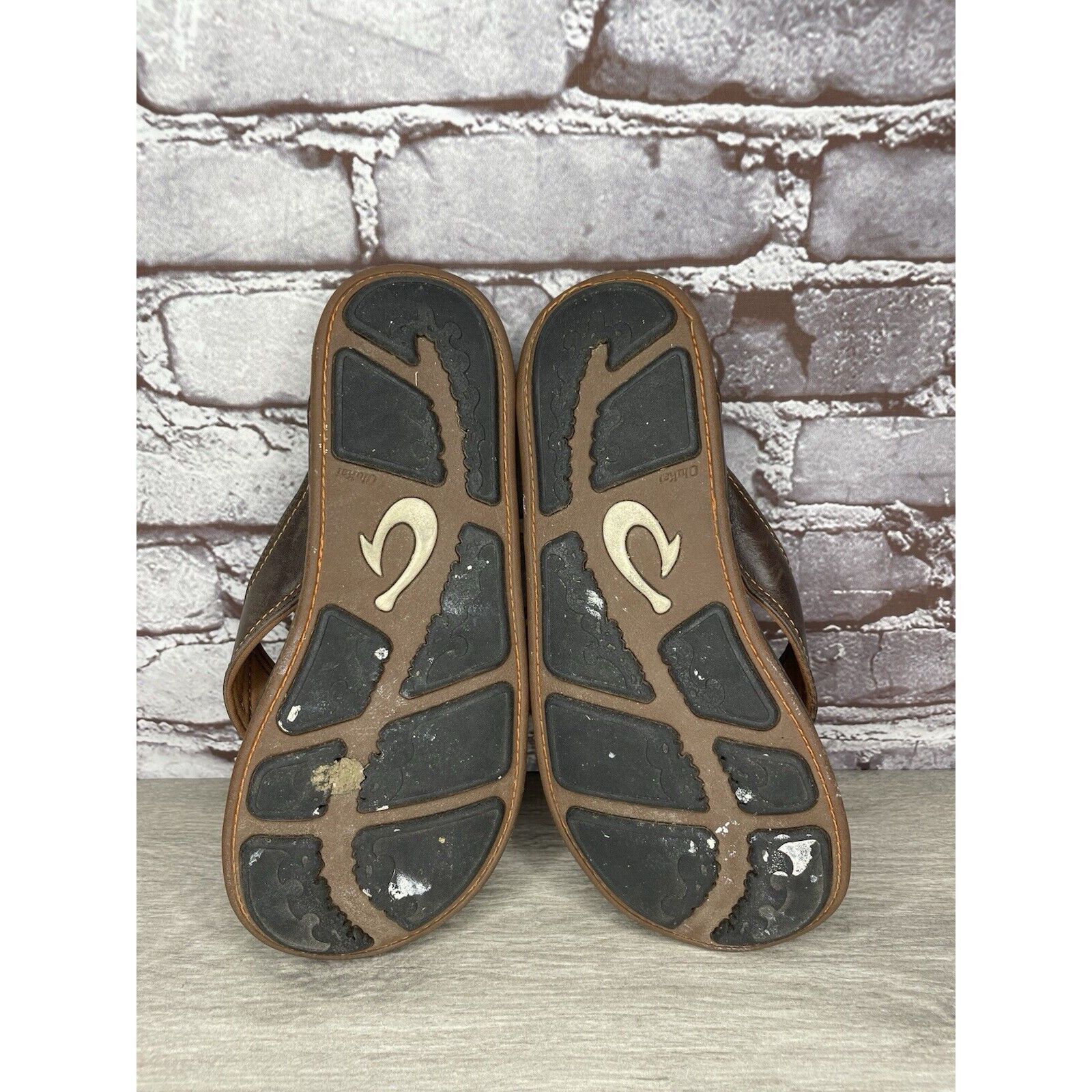 Olukai Olukai Nui-M Brown Leather Flip Flops Beach Sandals Men Sz 9 Size US 9 / EU 42 - 9 Thumbnail