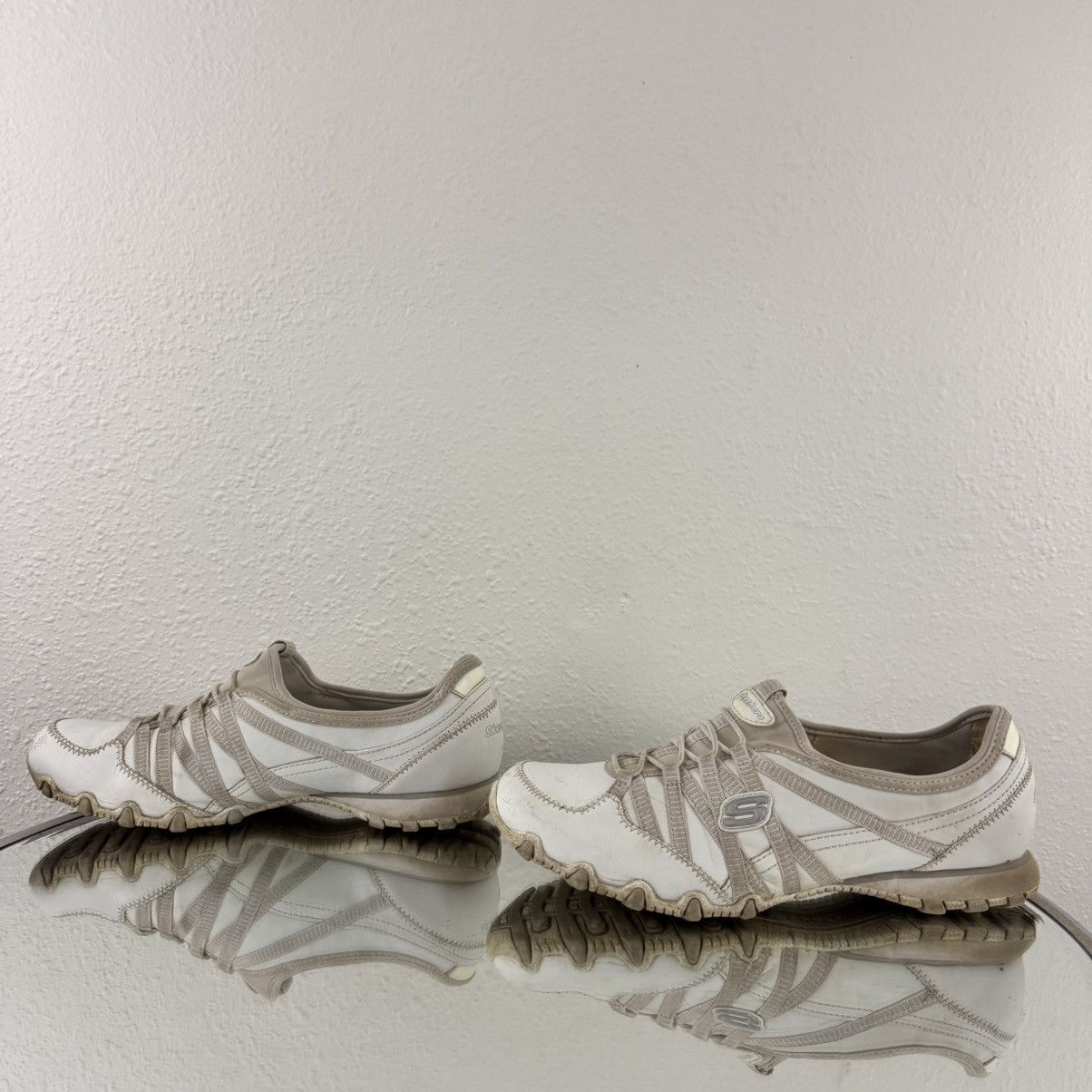 SKECHERS SKECHERS Vintage Y2K 2000s White Leather Sporty Slip Ons Size US 9.5 / IT 39.5 - 9 Thumbnail