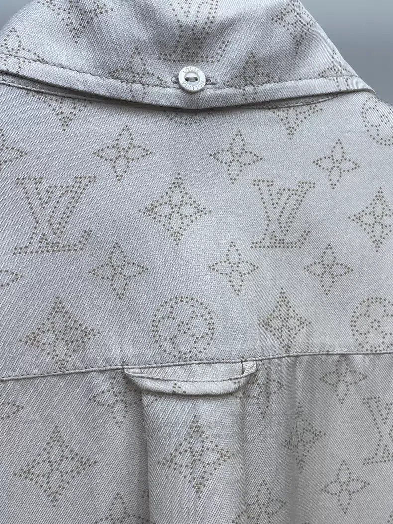 Louis Vuitton Louis Vuitton Classic Old Pattern Silk Shirt Size XS / US 0-2 / IT 36-38 - 3 Thumbnail