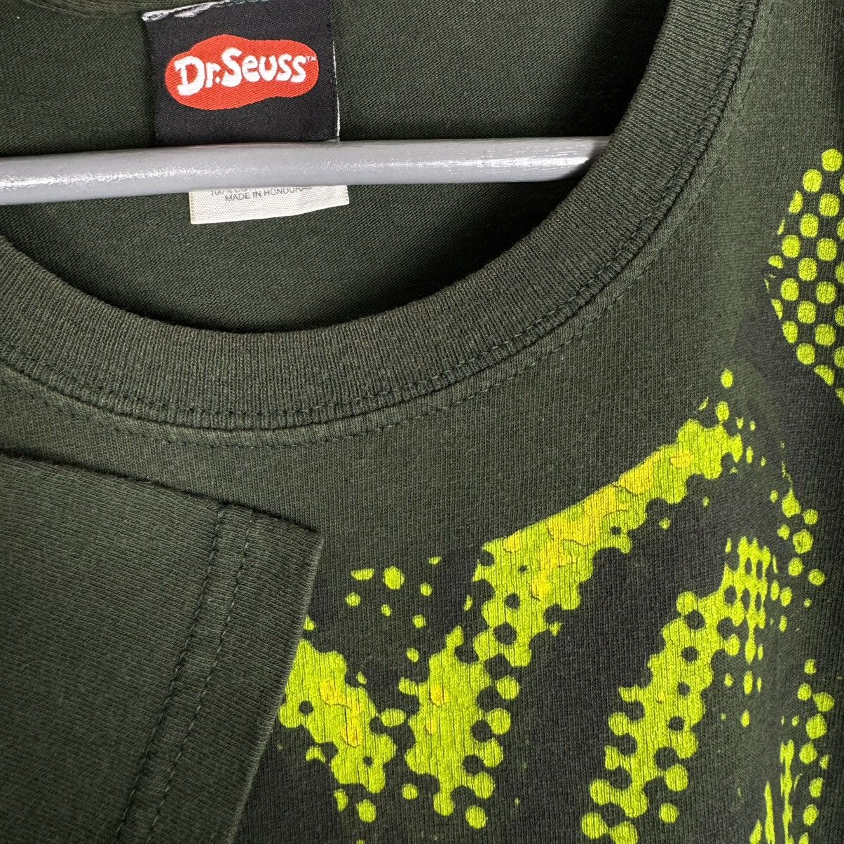 Vintage Vintage 2001 Dr Seuss Grinch All Over Print Movie T Shirt Size US L / EU 52-54 / 3 - 3 Thumbnail