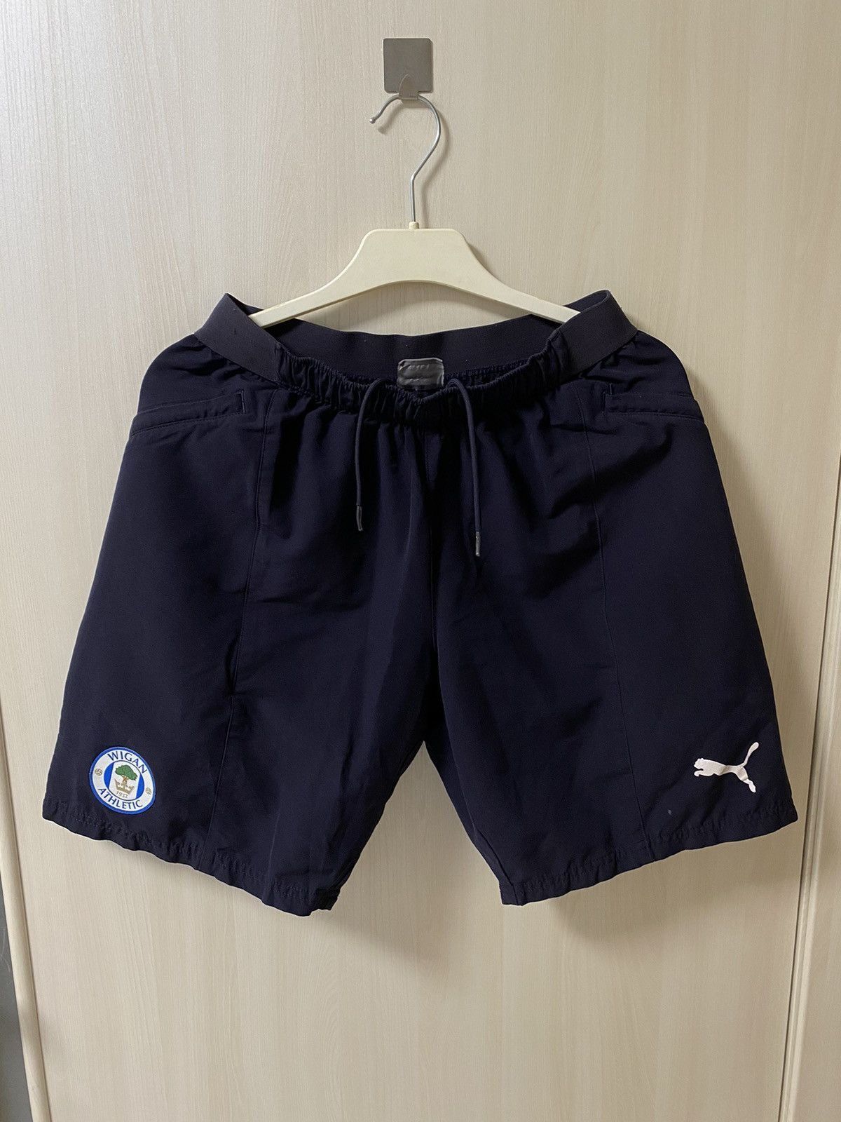 Puma Vintage Puma Wigan Soccer shorts - Size M Size US 34 / EU 50 - 1 Thumbnail