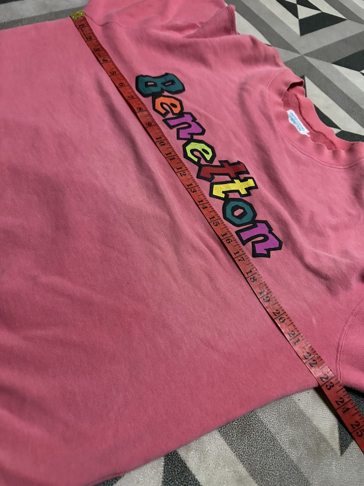 United Colors Of Benetton Vtg Benetton sweatshirt with a multicolored embroidered logo Size US L / EU 52-54 / 3 - 7 Thumbnail
