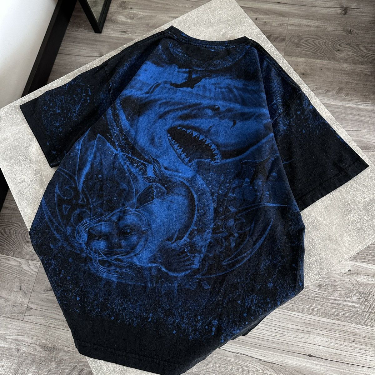 Vintage Vintage 90s Shark fur seal aop tee y2k hype animals cancum Size US XL / EU 56 / 4 - 4 Thumbnail