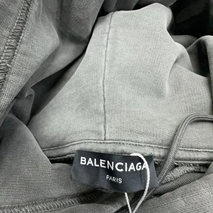 Balenciaga Balenciaga Night Scene Graphic Hoodie for Men 0079-2507 Size US S / EU 44-46 / 1 - 7 Thumbnail
