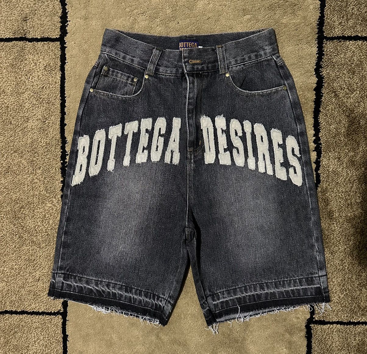 パンツ BOTTEGA VENETA DENIM SHORTS BLACK DENIM SHORTS (BLACK) – Bottega Desires