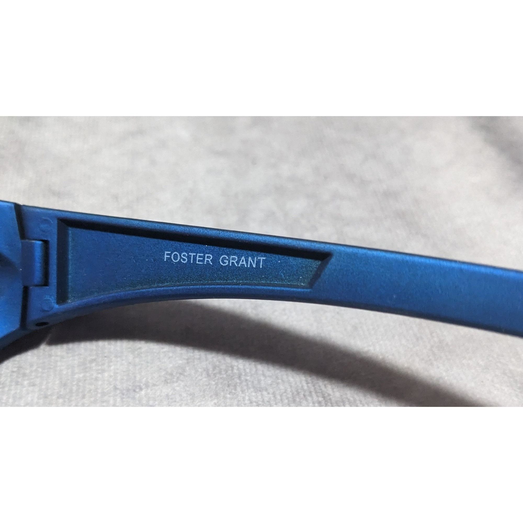 Foster Grant Foster Grant Metallic Blue Velvet Touch Sunglasses Size ONE SIZE - 4 Thumbnail