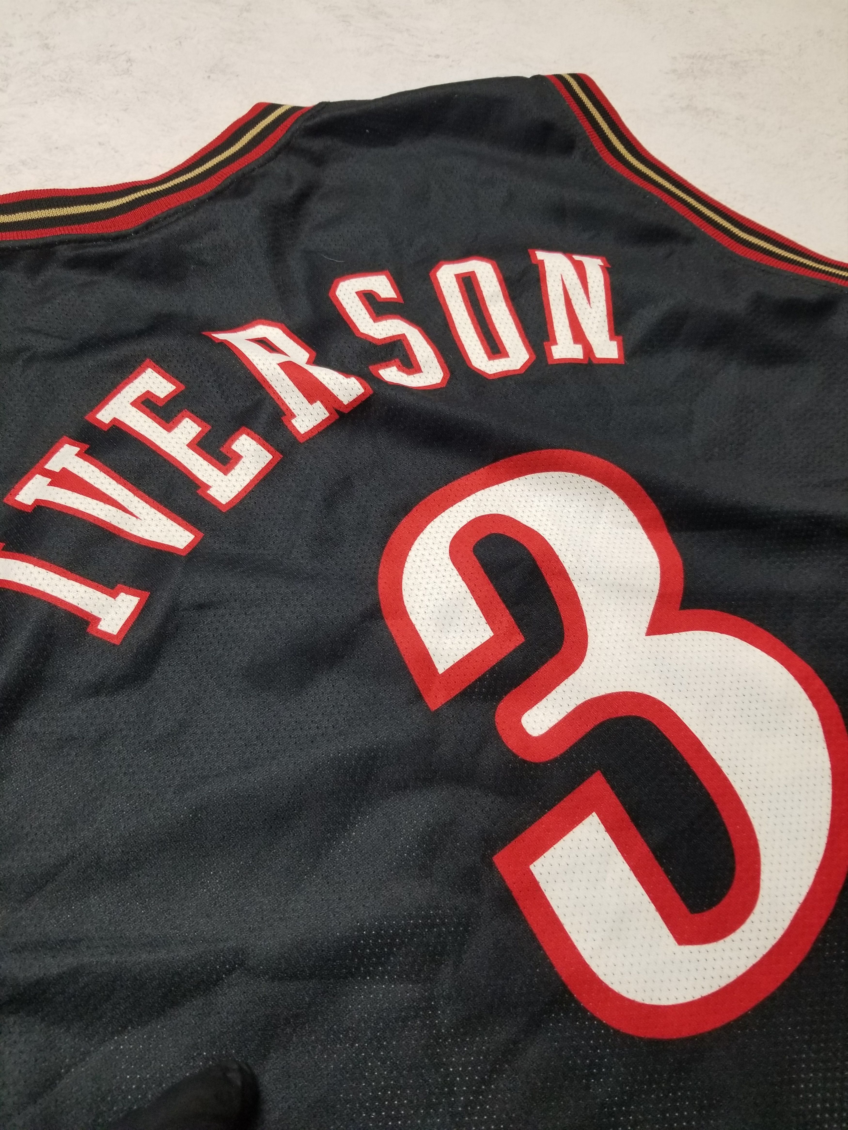 Champion Vintage Allen Iverson Philadelphia 76ers Black Jersey Size US M / EU 48-50 / 2 - 5 Thumbnail