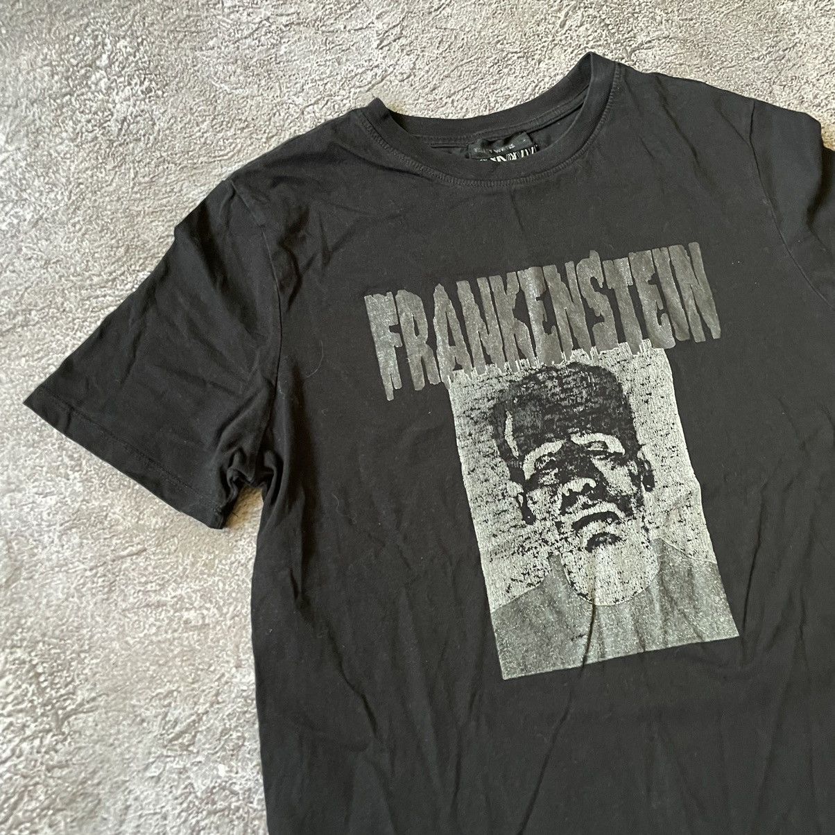 Vintage Vintage 90s Frankenstein Graphic Tee Horror Black Faded S Size US S / EU 44-46 / 1 - 3 Thumbnail