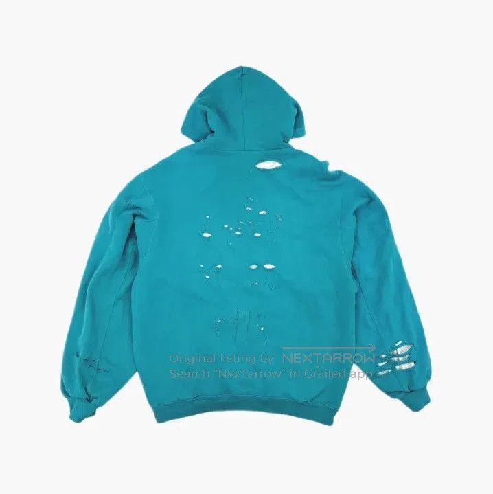 Balenciaga Balenciaga Distressed Hooded Sweatshirt in Sky Blue. Size US XXS / EU 40 - 2 Thumbnail