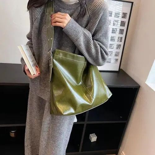 Japanese Brand Versatile green soft leather PU leather bag Size ONE SIZE - 3 Thumbnail
