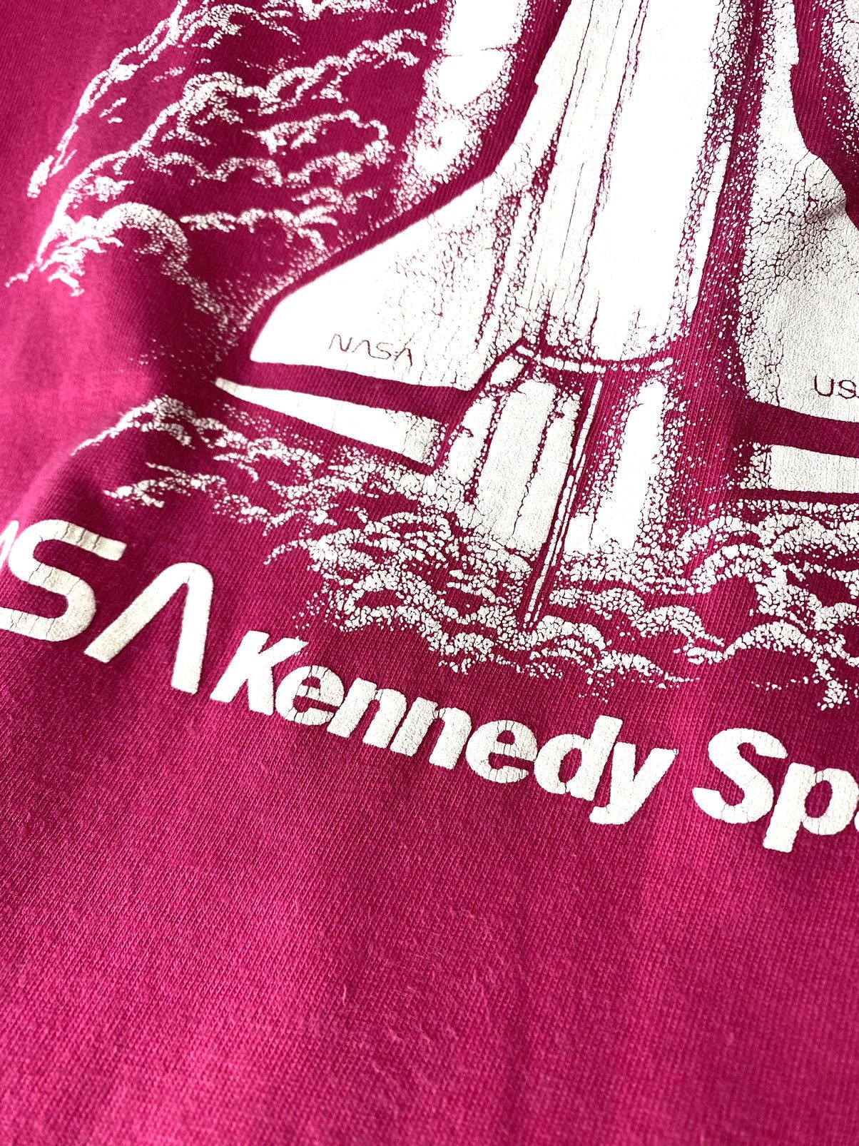 NASA 80-90’s Vintage Nasa Kennedy Space Center T Shirt Hanes Size US L / EU 52-54 / 3 - 4 Thumbnail