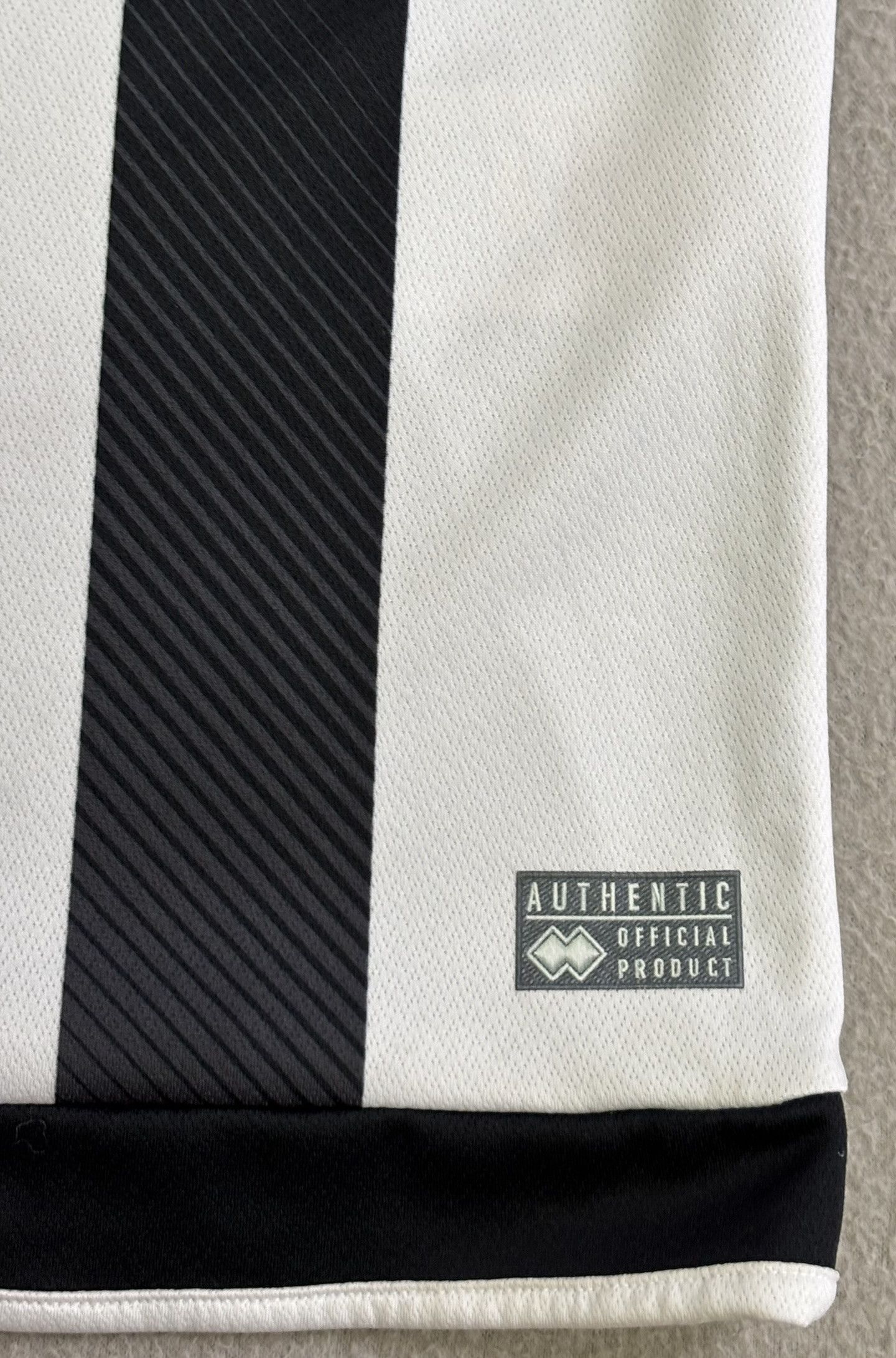 Errea Grimsby Town 2017/2018 #14 Errea Football Jersey Size L Size US L / EU 52-54 / 3 - 9 Thumbnail