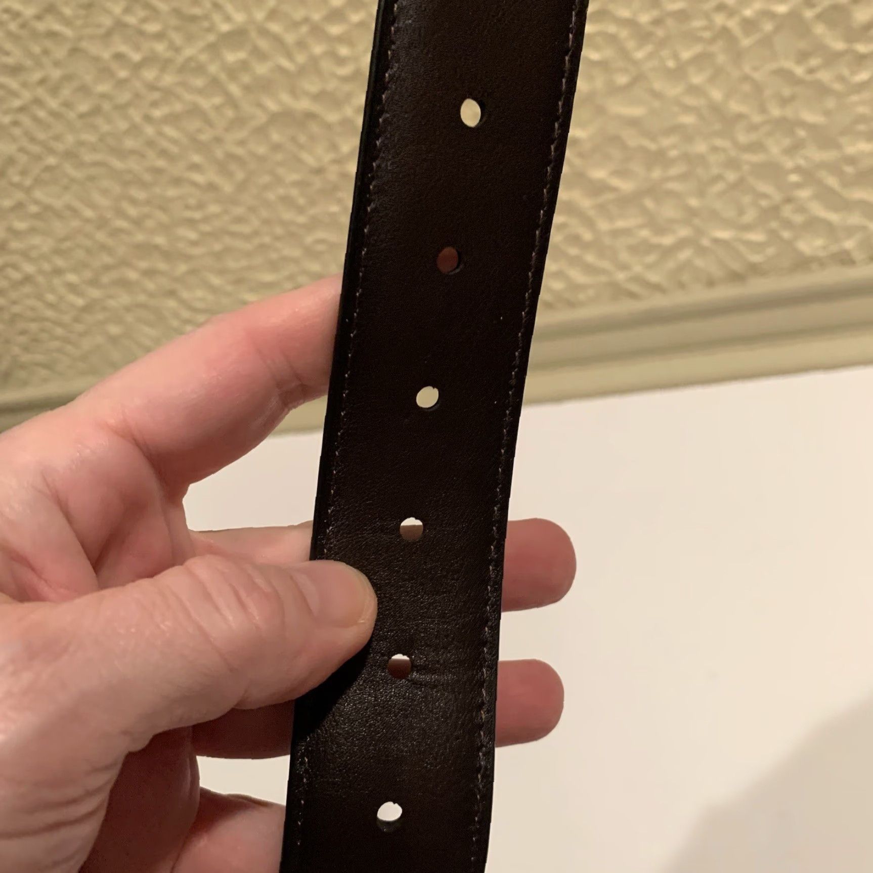 Levi's VINTAGE? No — skip. Levi's Reversible Belt Brown Black Metal Buckle M 34-36 Dress Belt Men 1.3" Solid Modern Size ONE SIZE - 6 Thumbnail