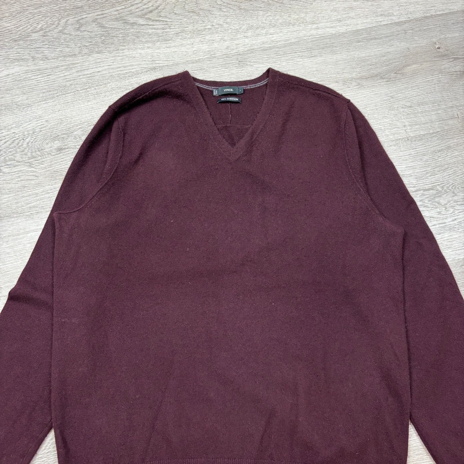 Vince Vince. 100% Cashmere V Neck Sweater Large Preppy Minimalist Size US L / EU 52-54 / 3 - 2 Thumbnail