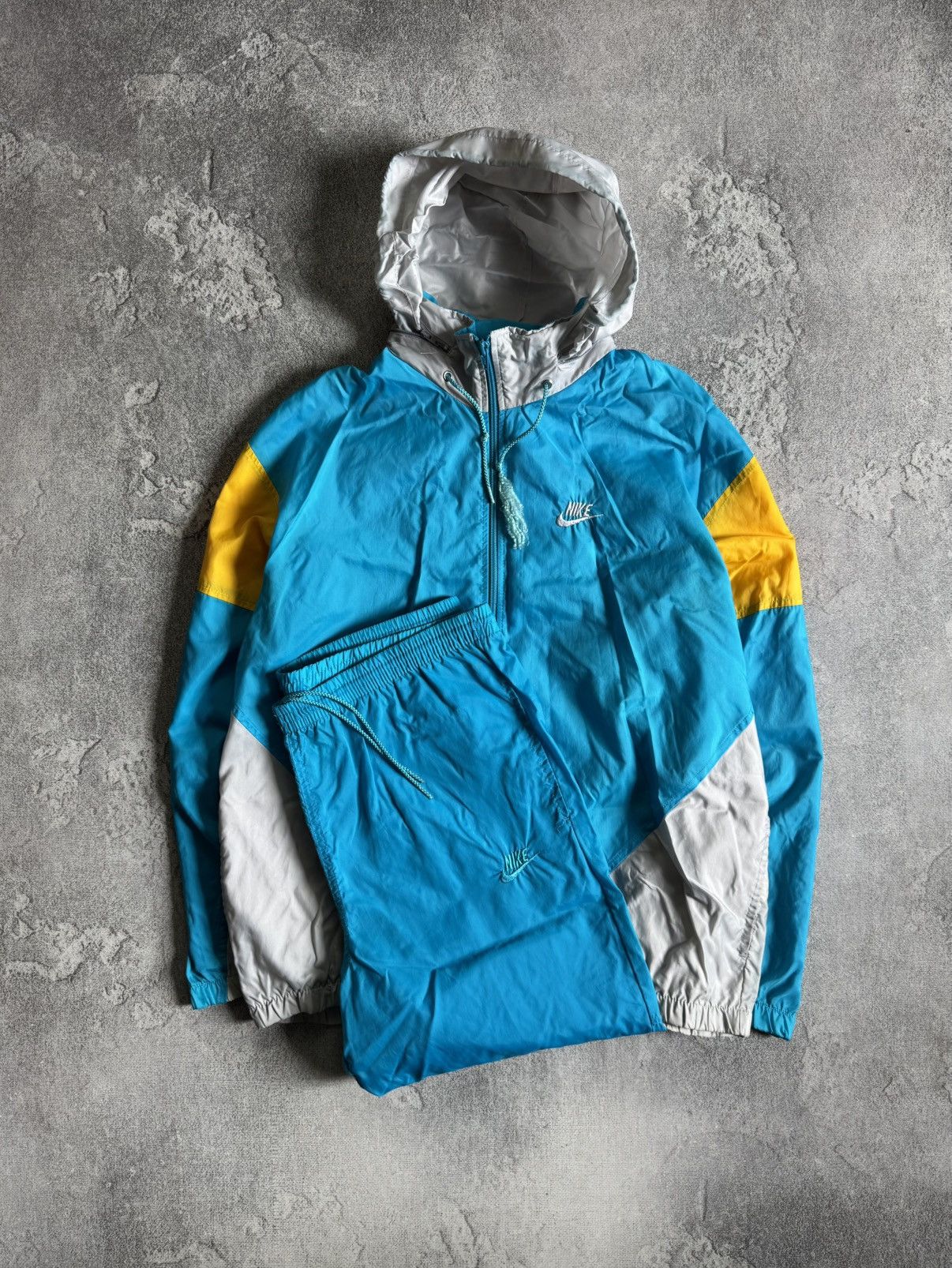 Nike Vintage 90s Nike Tracksuit Set Jacket + Pants Windbreaker Size US M / EU 48-50 / 2 - 1 Thumbnail