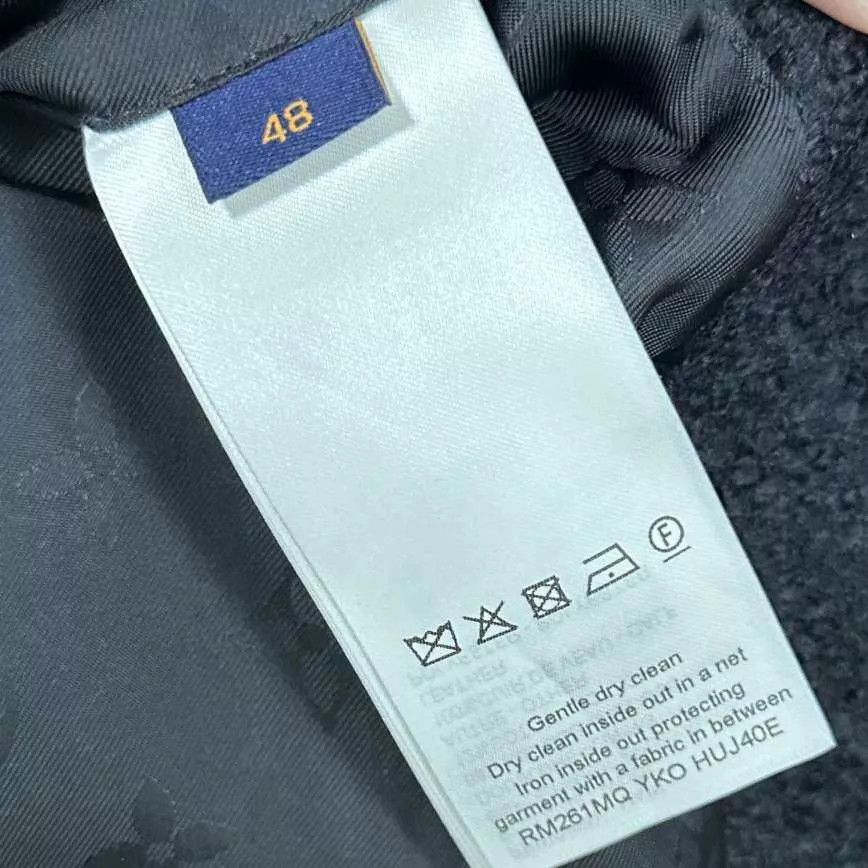Louis Vuitton LV 26SS Single-Breasted Satin Jacket Size 48 99 New Size US M / EU 48-50 / 2 - 7 Thumbnail