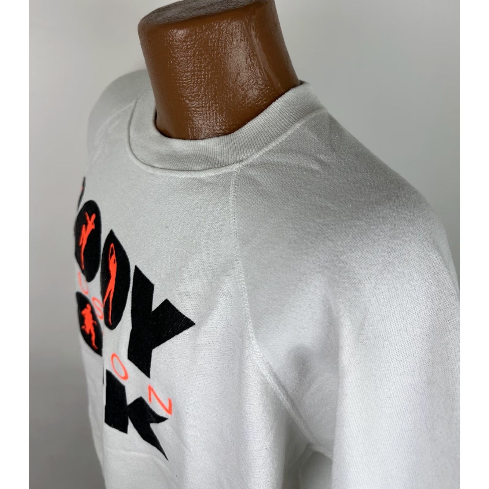 Hanes VINTAGE Hanes White Raglan Sweatshirt XL Men Pullover 90s 80s Crew Neck Lightweight Cotton Blend Graphic Size US XL / EU 56 / 4 - 7 Thumbnail