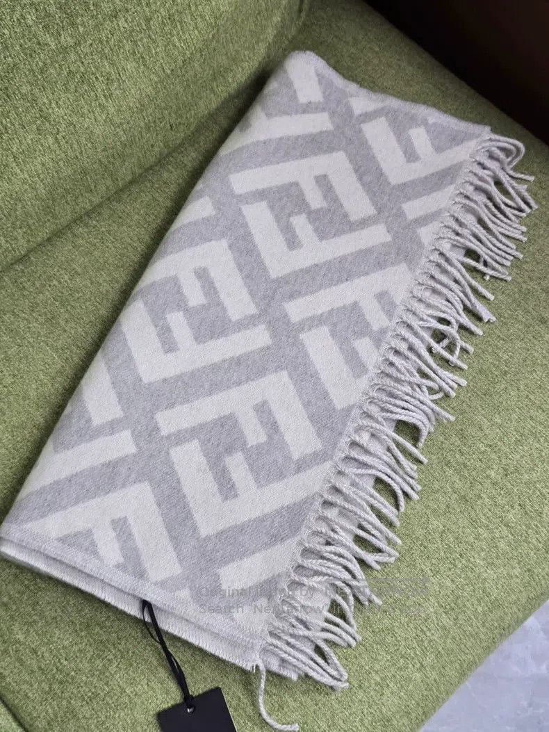 Fendi Fendi size 170*45 cm Gray White Cashmere Scarf Size ONE SIZE - 2 Thumbnail