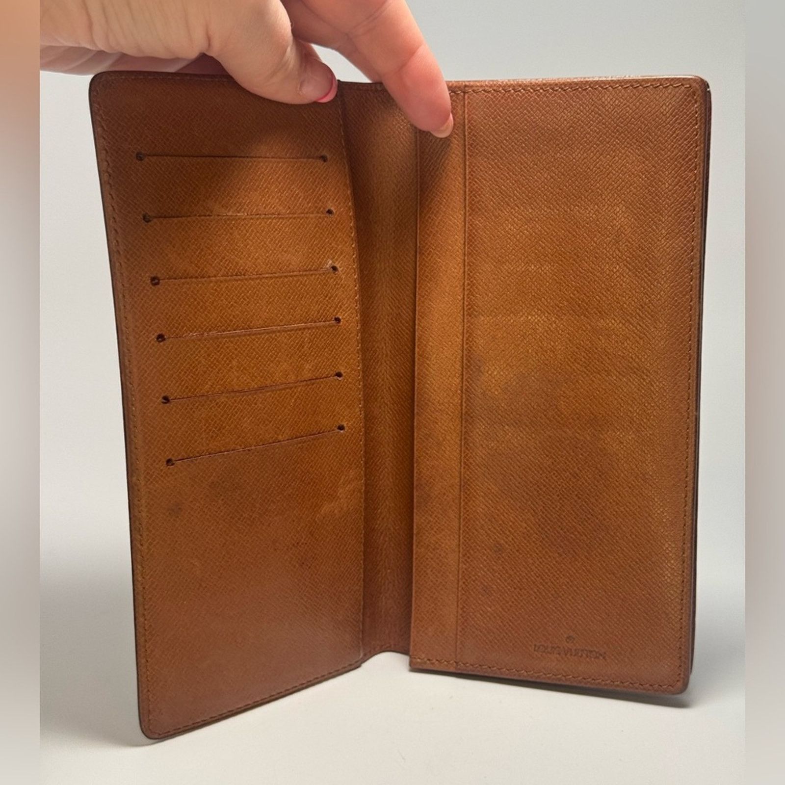 Louis Vuitton Louis Vuitton Monogram Portes Cartes Wallet/Passport Cover Size ONE SIZE - 4 Thumbnail