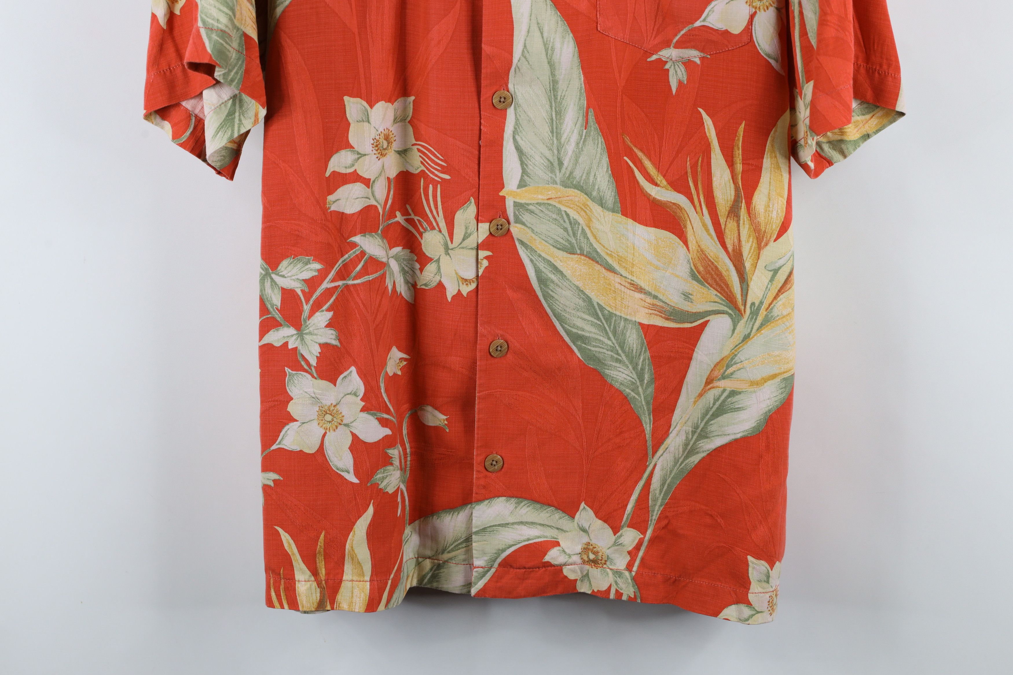 Tommy Bahama × Vintage Vintage Tommy Bahama Collar Flower Hawaiian Button Shirt Size US L / EU 52-54 / 3 - 3 Thumbnail