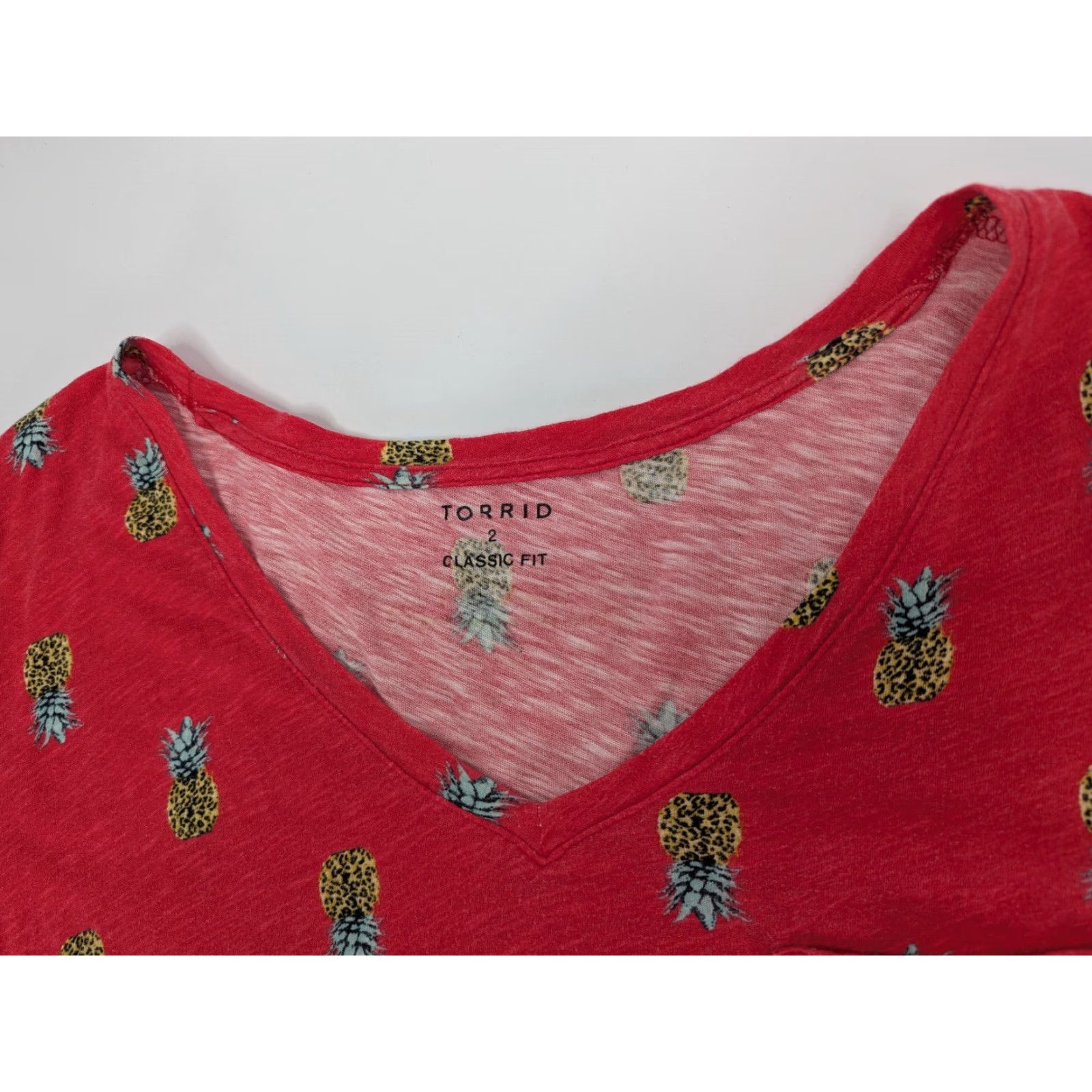 Torrid Torrid Blouse Shirt Women Pink Red Pineapple Print Short Sleeve Pullover Size 2X Adults Plus V-Neck Knit Polyester Size XXL / US 16-18 / IT 52-54 - 5 Thumbnail