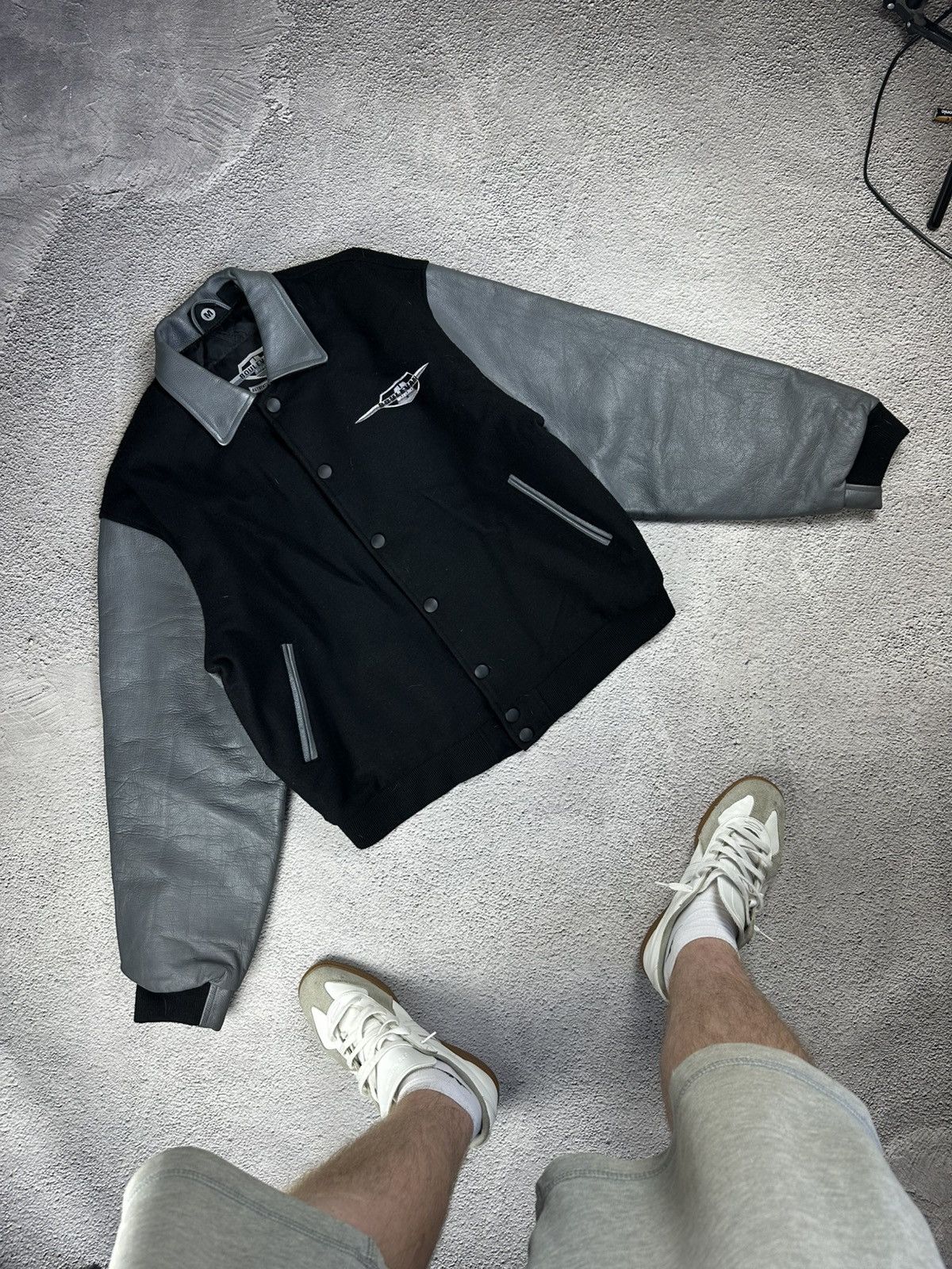 Other Suzuki Boulevard Varsity Wool Jacket Leather Sleeves Bombers Size US L / EU 52-54 / 3 - 3 Thumbnail