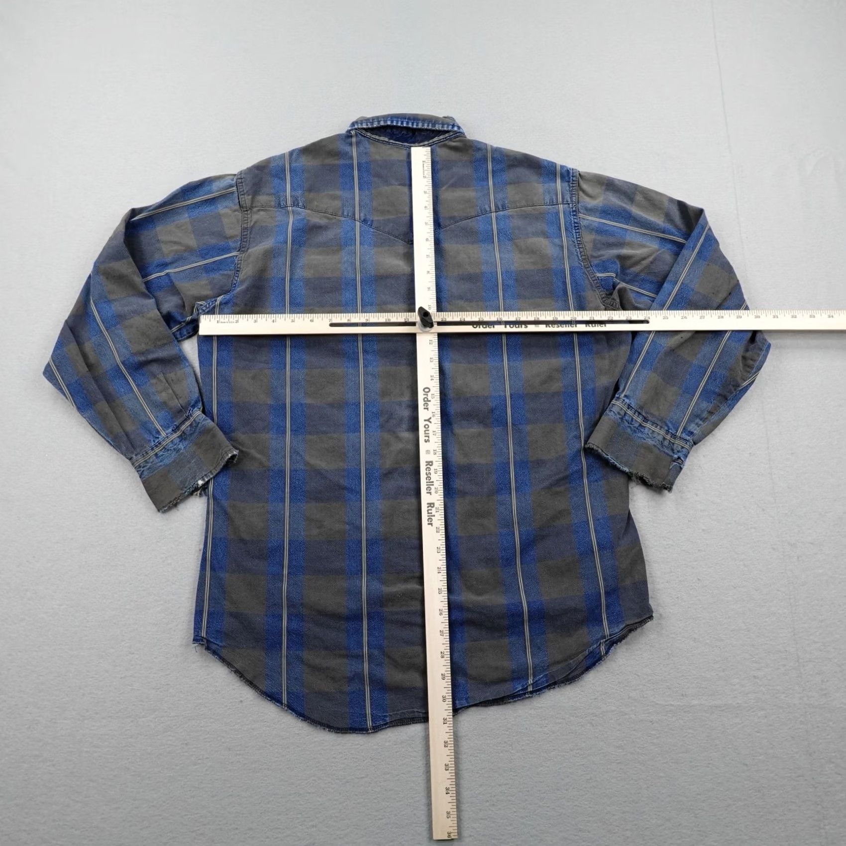 Wrangler VINTAGE Wrangler Shirt Mens XL Blue Gray Plaid Chambray Western Pearl Snap 90s Size US XL / EU 56 / 4 - 3 Thumbnail
