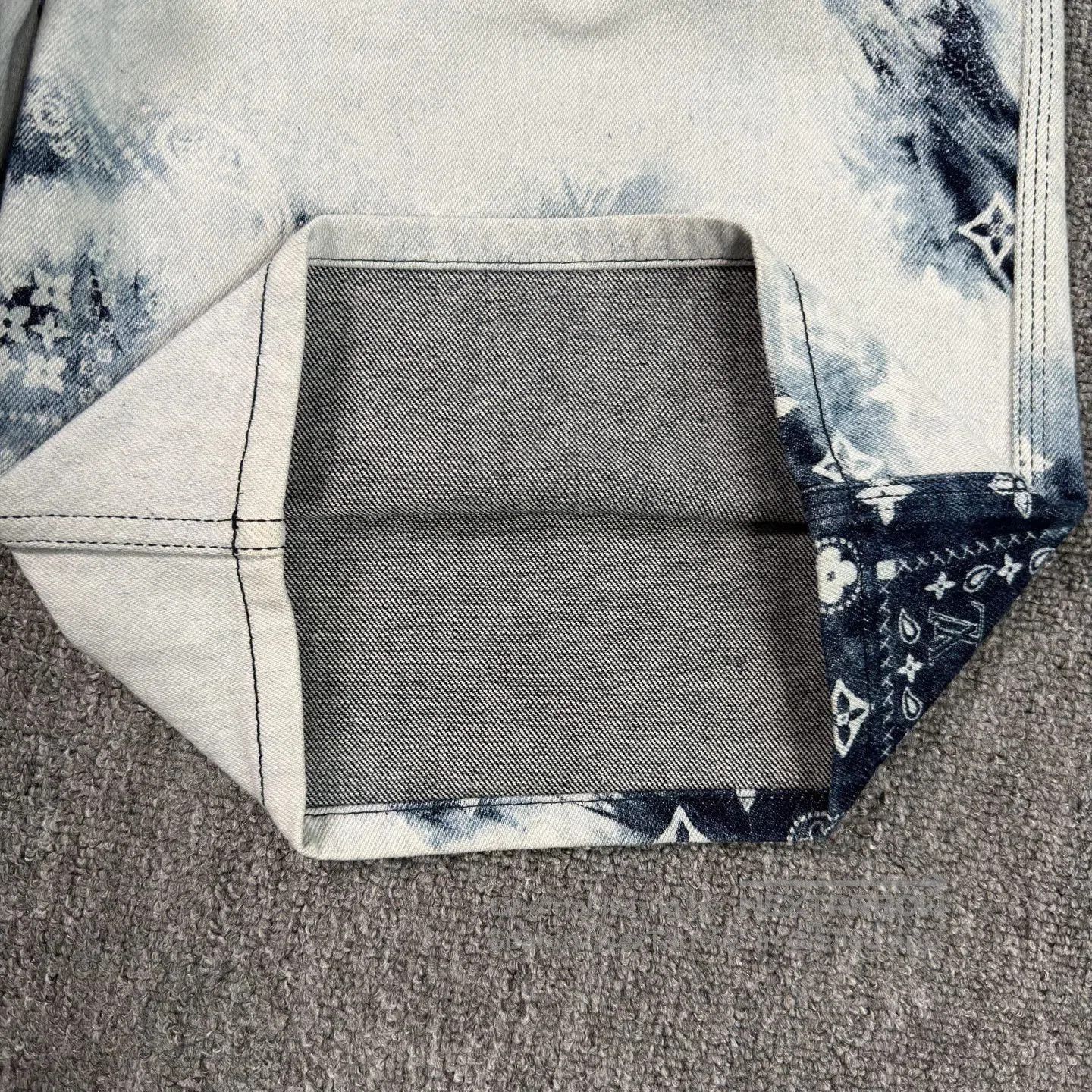 Louis Vuitton LV Bandana Print Denim Shorts. Size US 32 / EU 48 - 9 Thumbnail