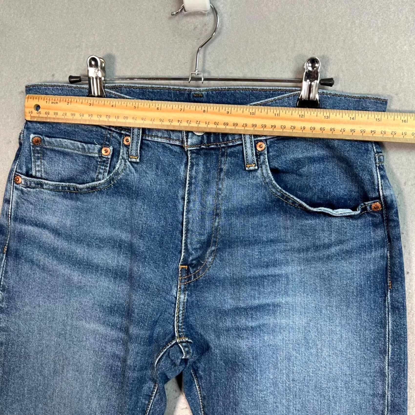 Levi's Levi's 502 Mens Taper Fit Jeans 31 x 32 Cotton Denim Blue 5-Pocket Regular Rise Mid Vintage No N/A Size US 31 - 6 Thumbnail