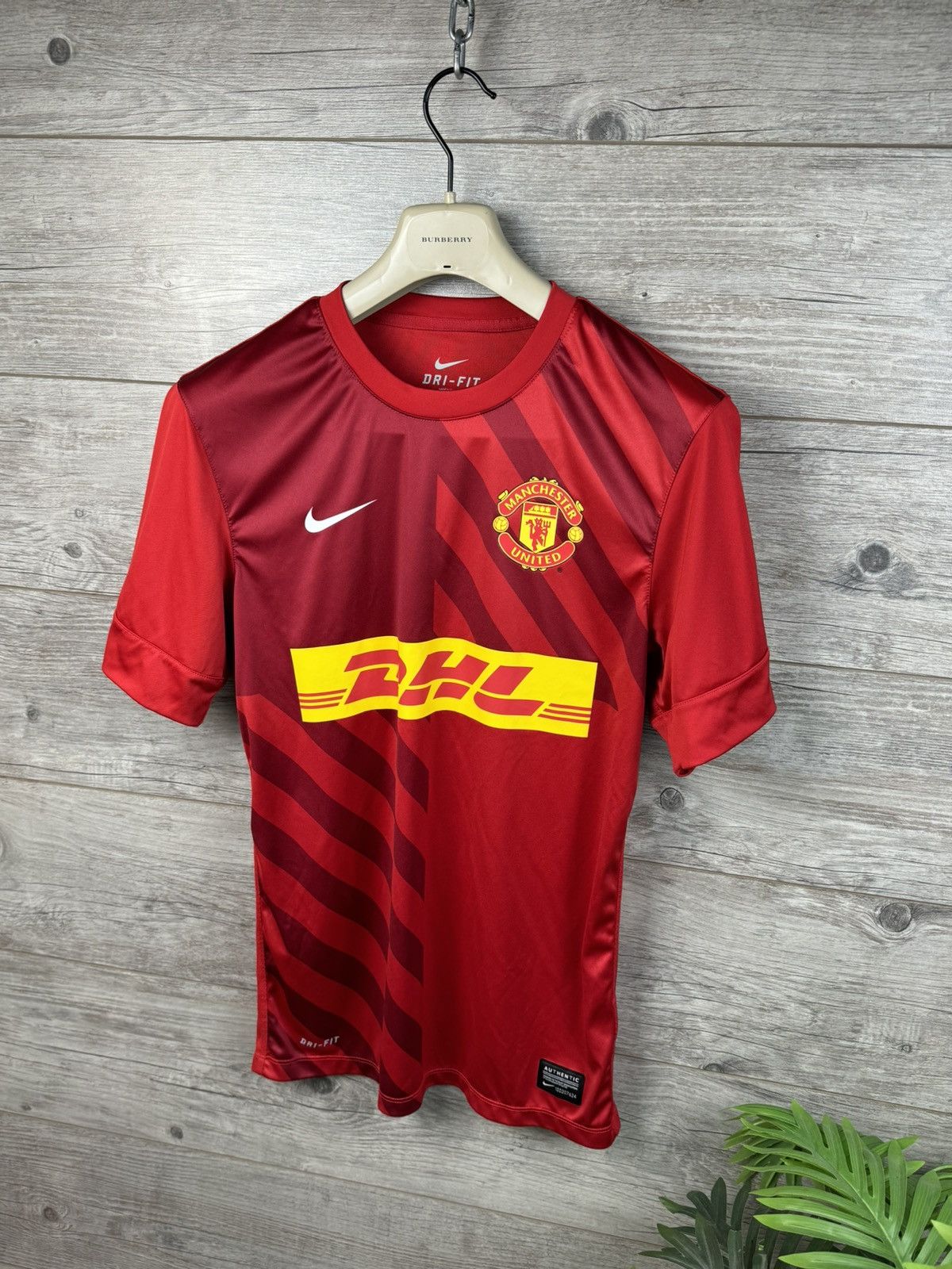 Nike MANCHESTER UNITED TRAINING FOOTBALL JERSEY NIKE VINTAGE Size US S / EU 44-46 / 1 - 10 Thumbnail
