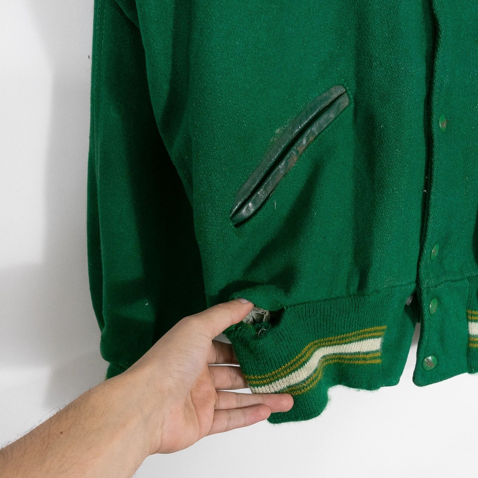 Vintage Vintage 60s Varsity Wool Letterman Jacket Medium Thrashed Size US M / EU 48-50 / 2 - 5 Thumbnail
