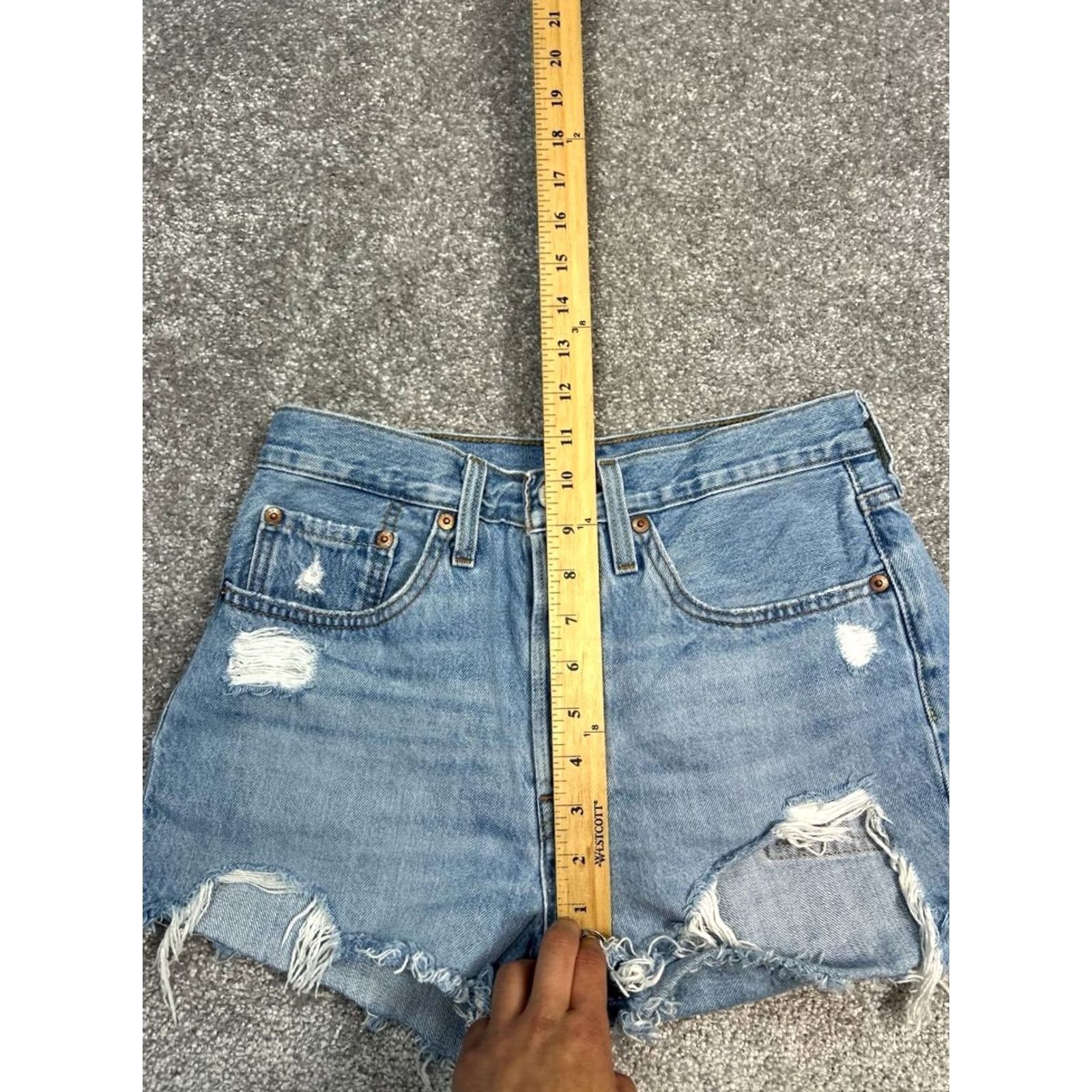Levi's Levis 501 Shorts Womens 26 Blue Cut Off Denim Distressed Logo Mid Rise Raw Hem Ladies Denim Shorts 26 Blue Casual Womens Size 26" / US 2 / IT 38 - 5 Thumbnail