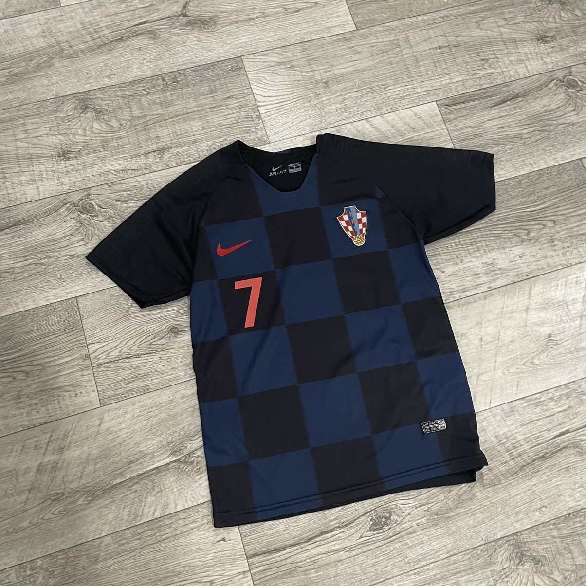 Vintage Nike Croatia HNS RAKITIC 7 tee shirt jersey match Size US S / EU 44-46 / 1 - 1 Thumbnail