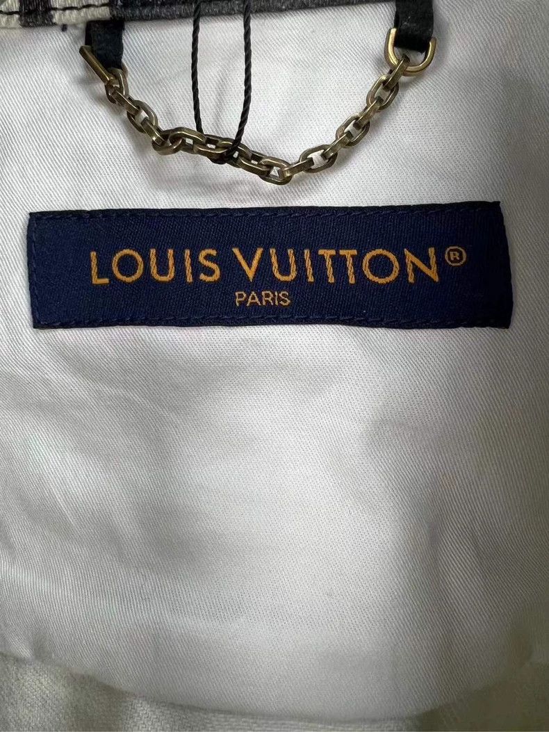 Louis Vuitton Louis Vuitton Cartoon graffiti short sleeve denim shirt Size US S / EU 44-46 / 1 - 4 Thumbnail