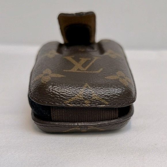 Louis Vuitton Louis Vuitton Monogram Etui Phone Case Size ONE SIZE - 4 Thumbnail