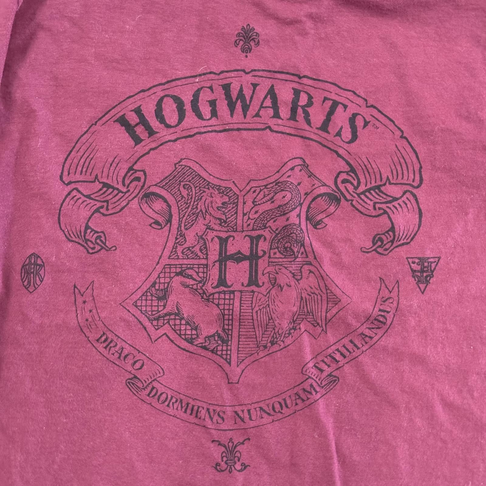 Designer Official Harry Potter Shop Hogwarts Crest T-Shirt M Size US M / EU 48-50 / 2 - 2 Thumbnail