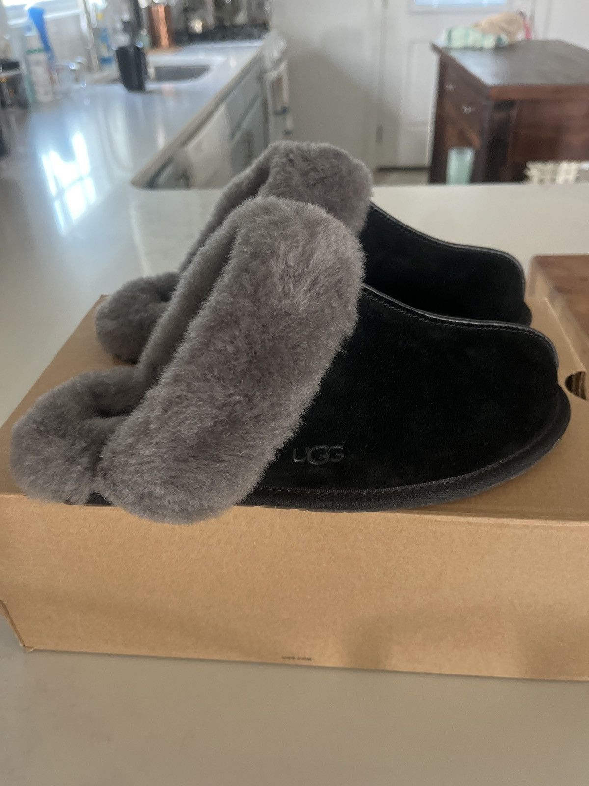 Ugg UGG Scuffette II Slippers Black/ Grey Brand New 8W Size US 8 / IT 38 - 5 Thumbnail