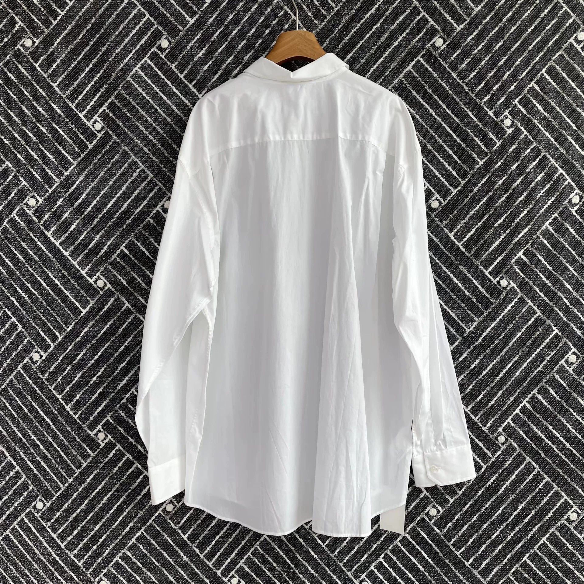 Raf Simons White Long Sleeve Button-Up Shirt with Patch Details. Size US L / EU 52-54 / 3 - 2 Thumbnail