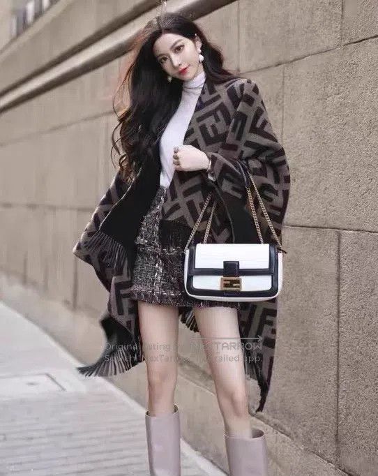 Fendi Fendi size 145*140cm Monogrammed double FF cashmere reversi Size ONE SIZE - 2 Thumbnail