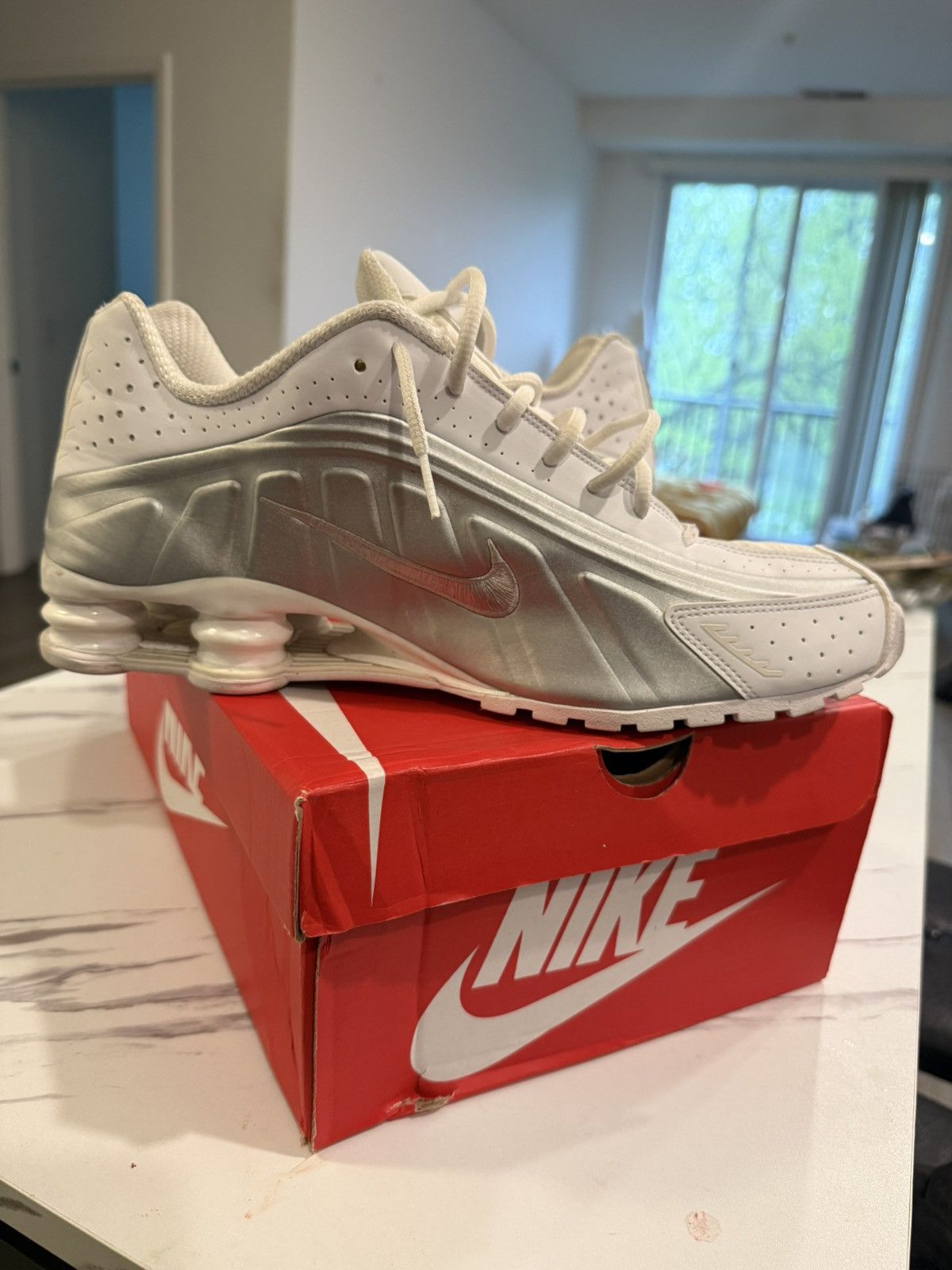 Nike Nike Shox R4 Metallic Silver Size US 13 / EU 46 - 6 Thumbnail