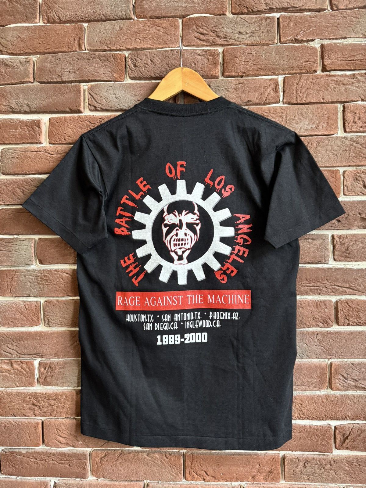 Band Tees Rage Aganist The Machine The Battle Of Los Angeles Band Tee Size US M / EU 48-50 / 2 - 2 Thumbnail