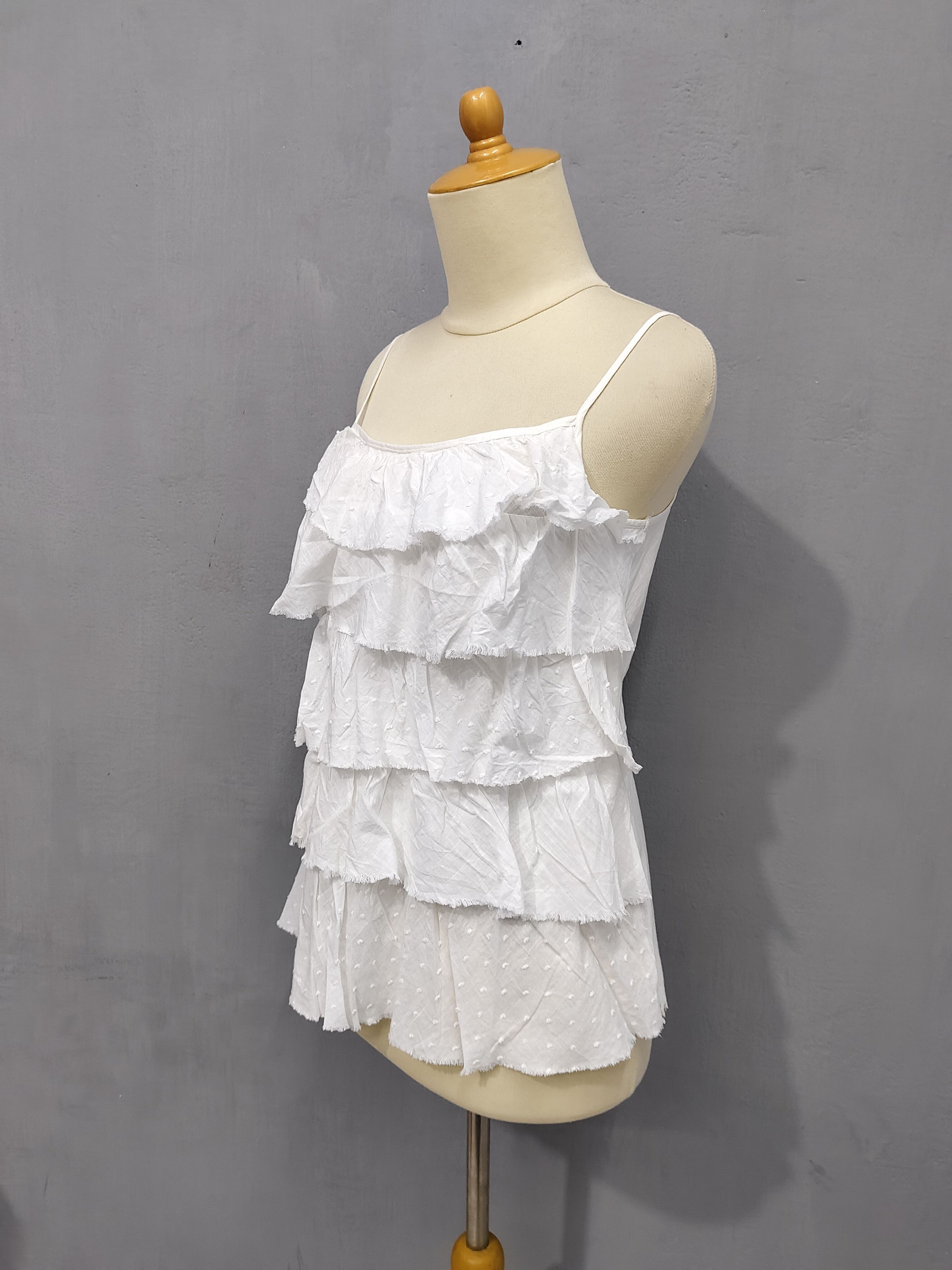 Japanese Brand Phillkington🇯🇵 Swiss Dot Tiered Ruffle Layer Camisole Top Size M / US 6-8 / IT 42-44 - 3 Thumbnail