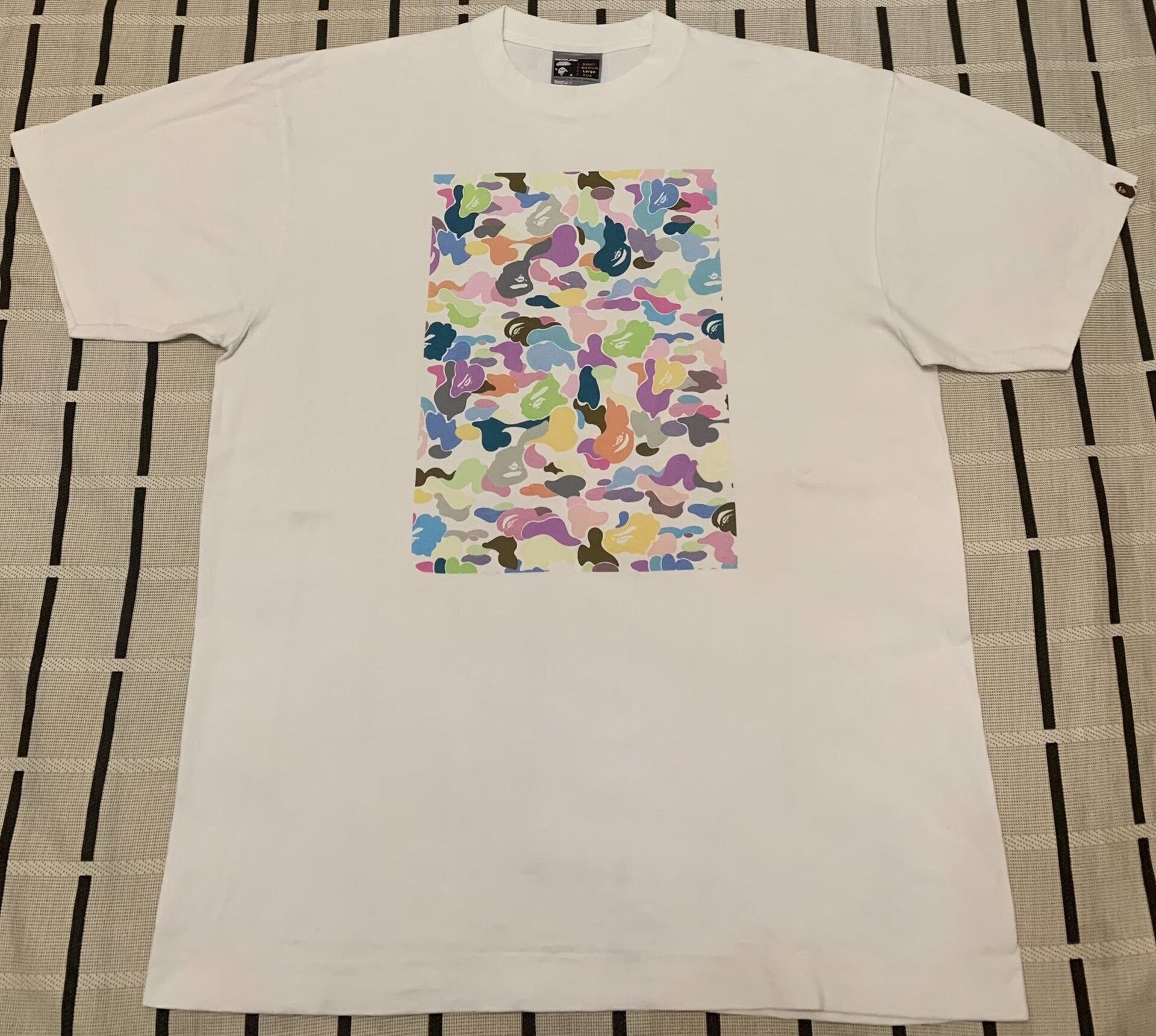 Bape Bape Retro Camo Multi T-Shirt L Men Size US L / EU 52-54 / 3 - 1 Thumbnail