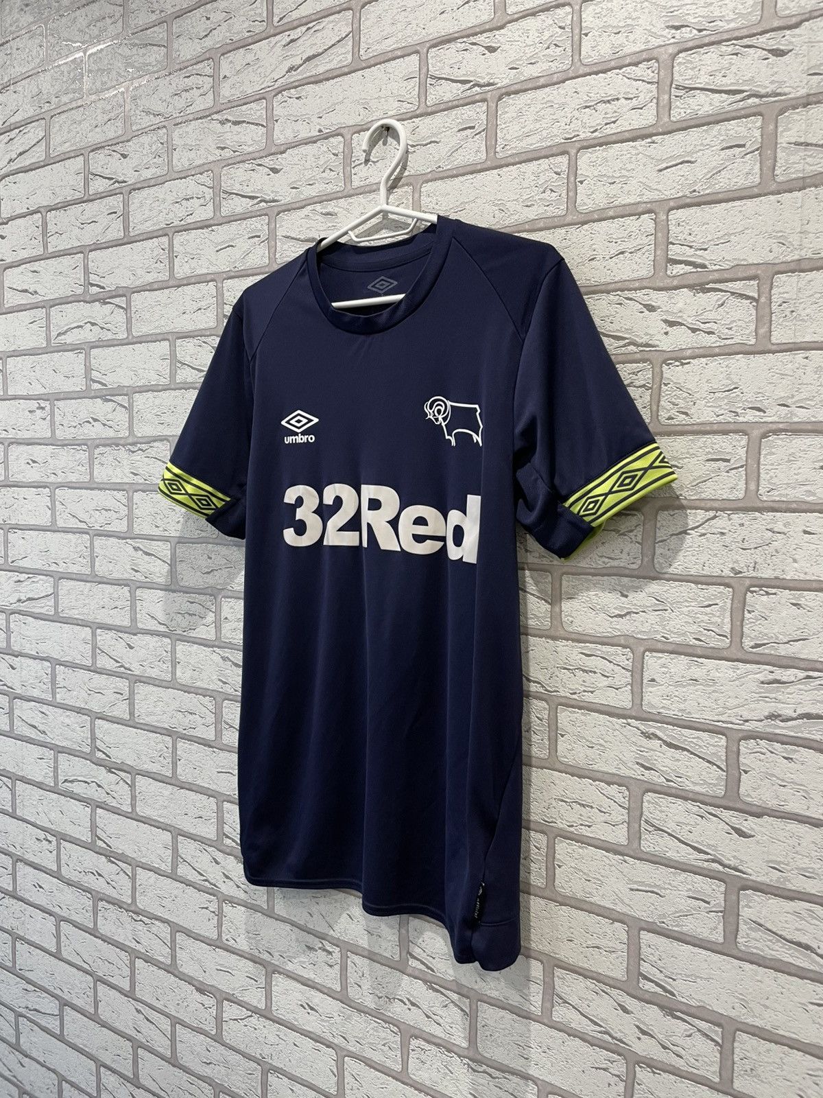 Vintage Derby County 2018 2019 Away Football Shirt Soccer Jersey Size US S / EU 44-46 / 1 - 2 Thumbnail