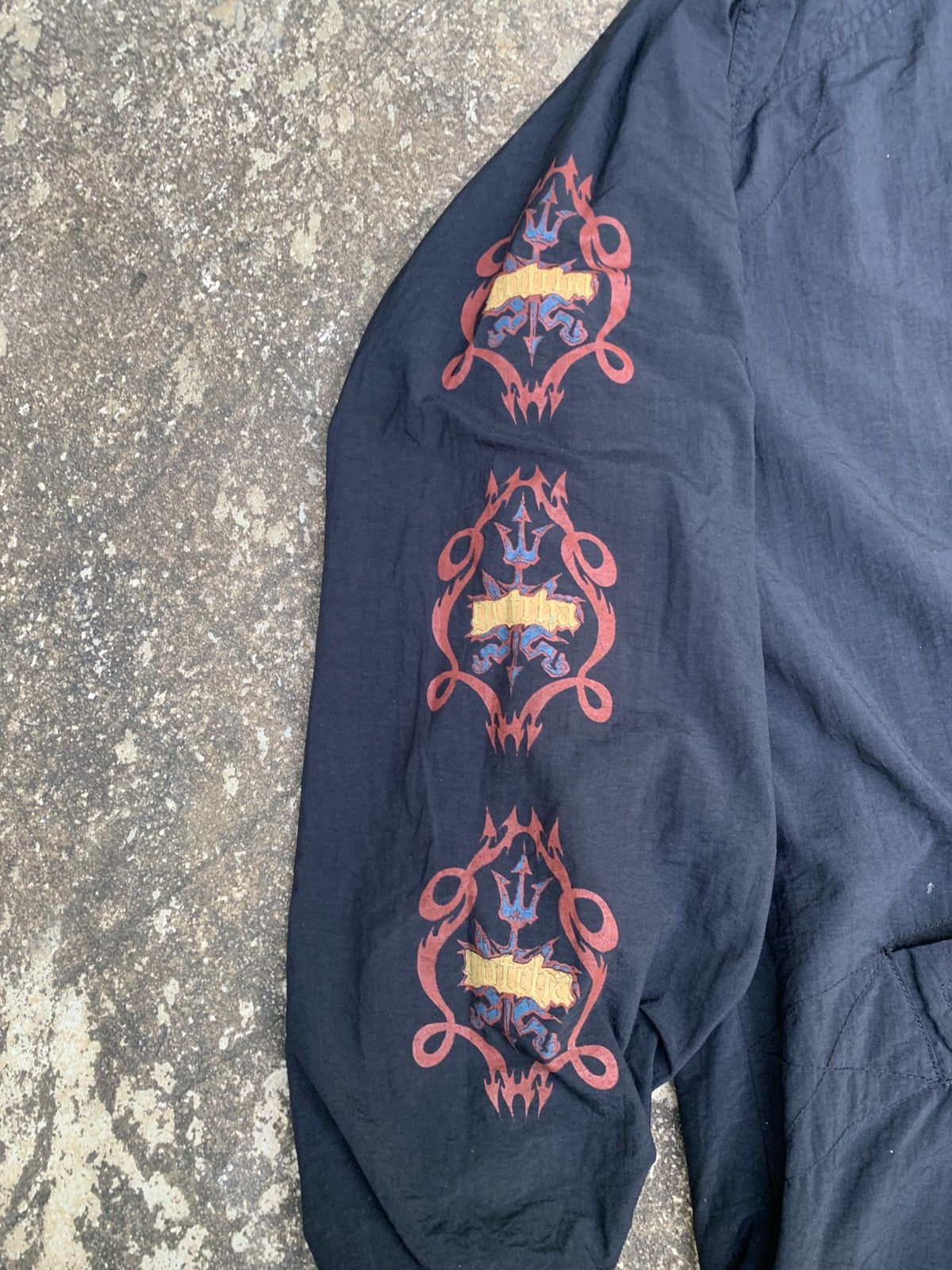 Gotcha × Vintage 1990s Gotcha Surf USA Dragon Graphic Sleeve Nylon Jacket Size US XL / EU 56 / 4 - 4 Thumbnail