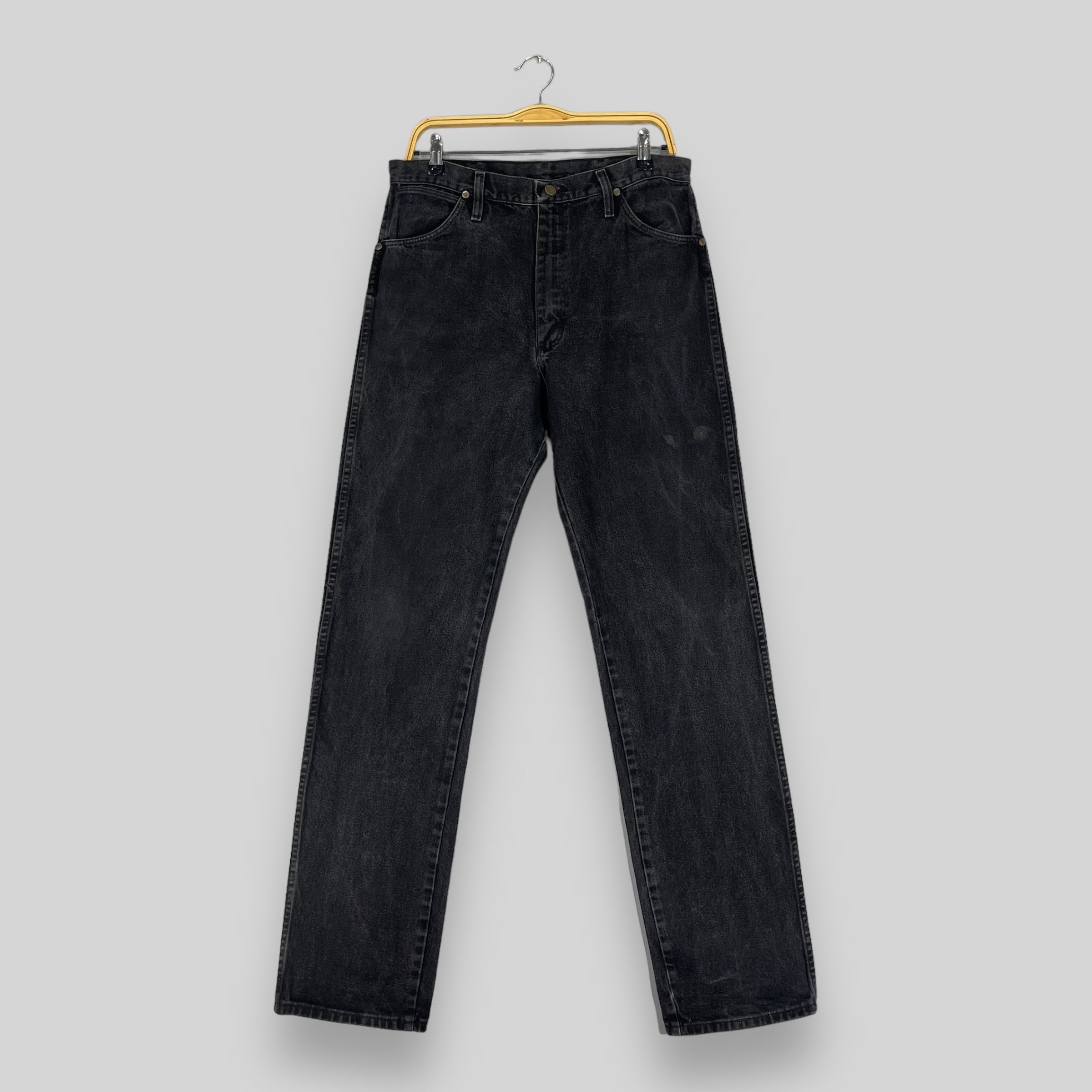 Vintage × Wrangler Size 32 Vintage Distressed Wrangler Black Washed Jeans Size US 32 / EU 48 - 1 Thumbnail