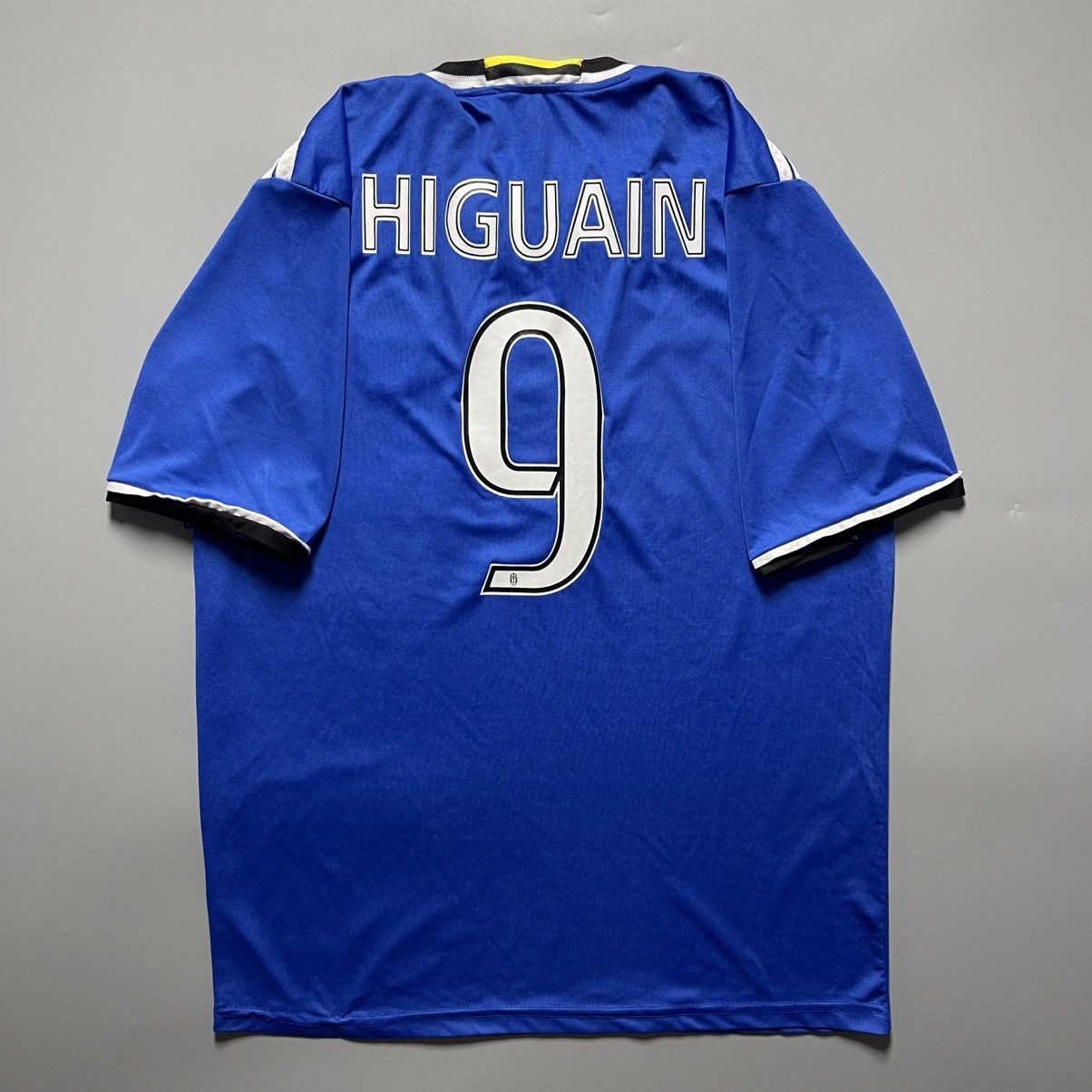 Vintage JUVENTUS ADIDAS 2016/2017 FOOTBALL AWAY JERSEY #9 HIGUAIN Size US L / EU 52-54 / 3 - 1 Thumbnail