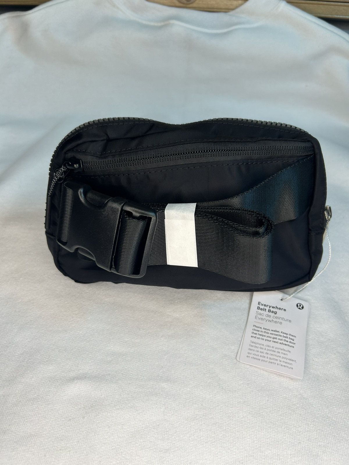 Lululemon New Lululemon Everywhere Belt Bag Color:Black/Size IL Size ONE SIZE - 4 Thumbnail